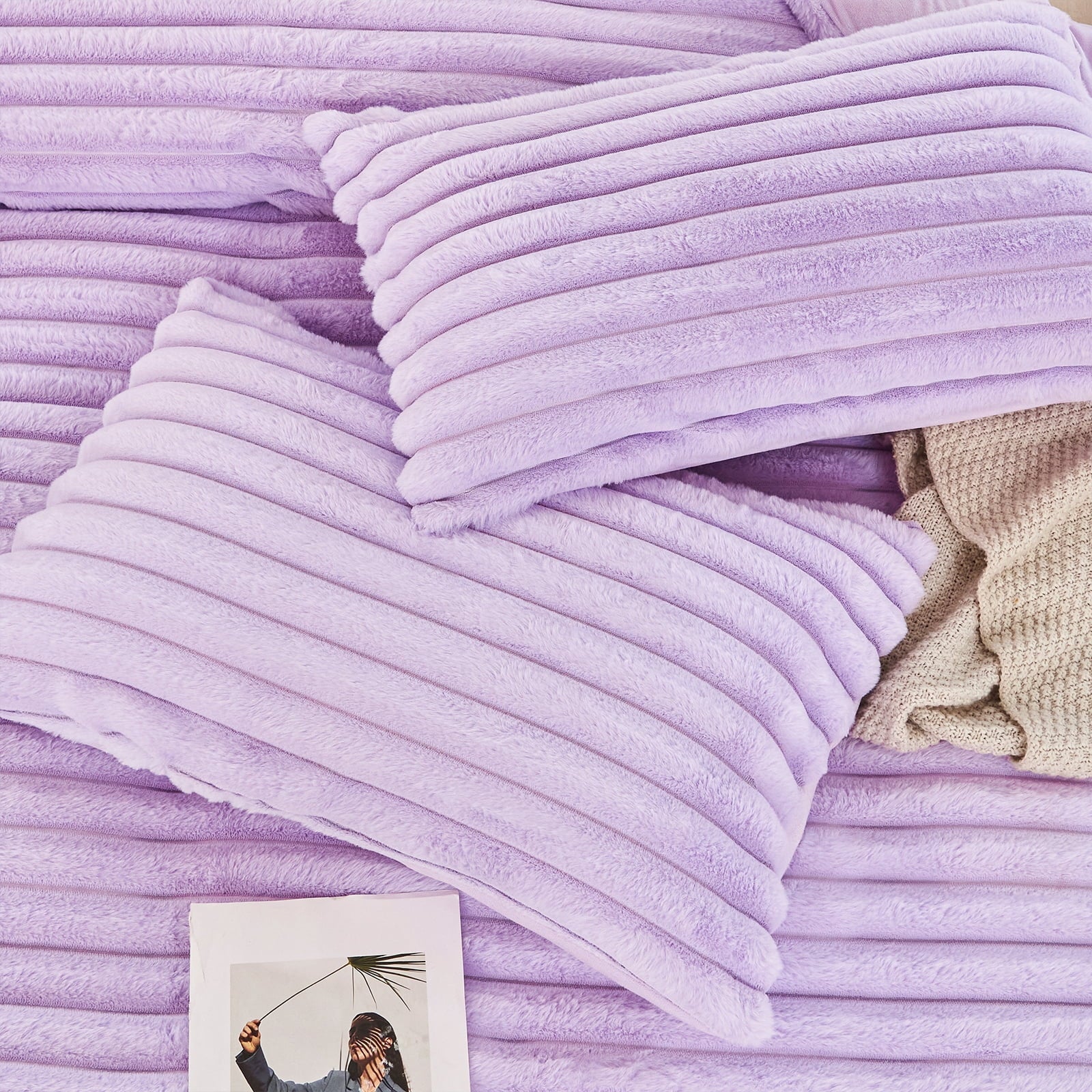 All-Season Fleece Twin Comforter Set, Light Purple Super Soft Furry Plush Bedding, Luxury Fluffy Fuzzy Heavy Bed Set for Winter ... - All-Season Down Alternative Comforter Insert Detail