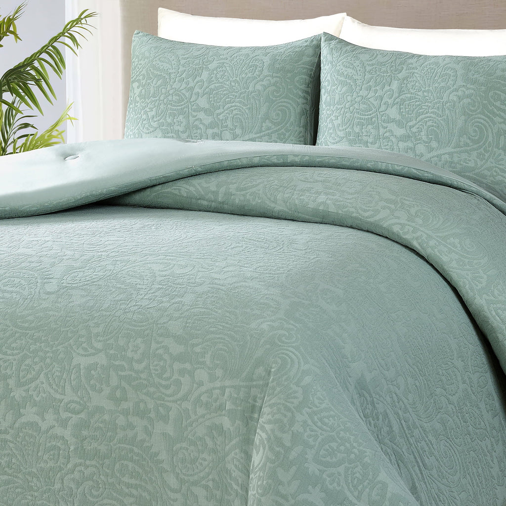 All-Season 3-Piece Sage Floral Comforter Set, Full/Queen - All-Season Down Alternative Comforter Insert Detail