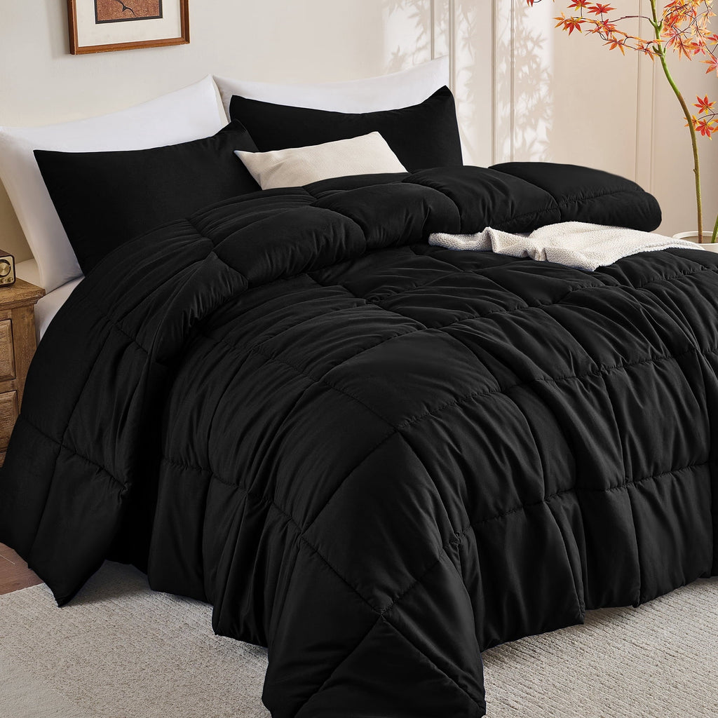 All-Season Queen Size Comforter Sets, 3 Piece Soft Quilted Bedding Sets, All-Season Down Alternative Comforter with 2 Pillow Sha... - Luxurious Quilted Duvet Cover Set Detail