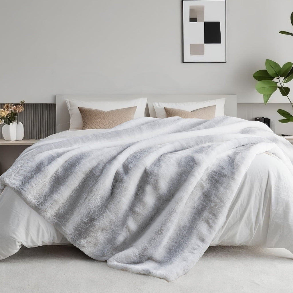 Super Soft Flannel Luxury Faux Fur Throw Blanket for Bed Super Thick Warm Fuzzy Blankets for Bedroom Living Room, 60" x 80", White - Lightweight Plush Warm Blanket for All Seasons Detail