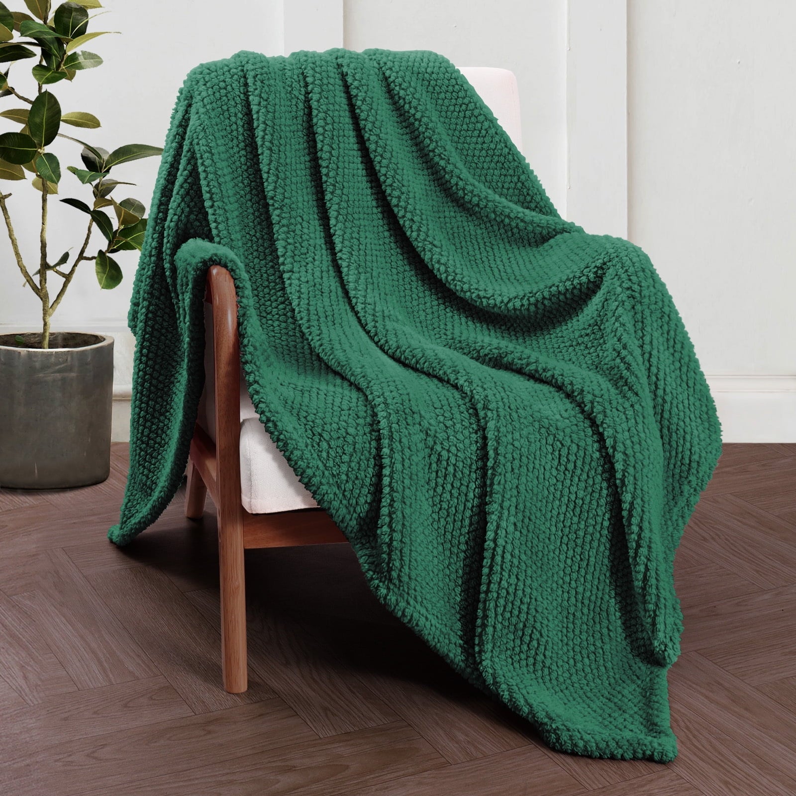 Reversible Sherpa Fuzzy Fleece 50"x70" Throw Blanket for Couch, Fluffy Warm Soft Jacquard Blankets for Fall Winter, Lightweight and Coz... - Super Soft Reversible Sherpa Flannel Blanket Detail