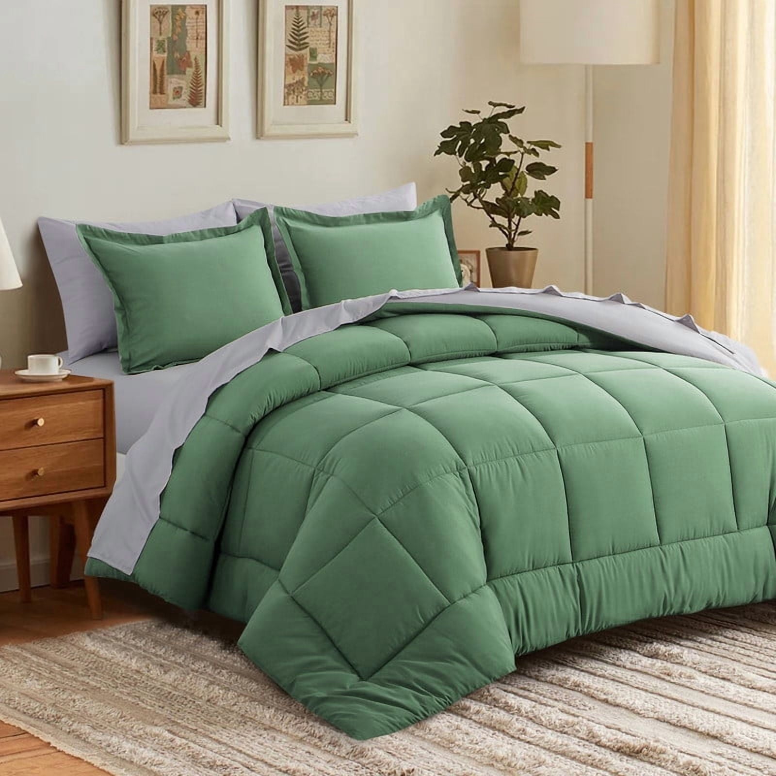 Fluffy Down Alternative Grass Green/Grey Queen Size Comforter Set,3-Pieces Reversible Comforter Set Soft and Lightweight,All Season Down Alte... - Cloud-Like Soft Lightweight Bed Comforter Detail
