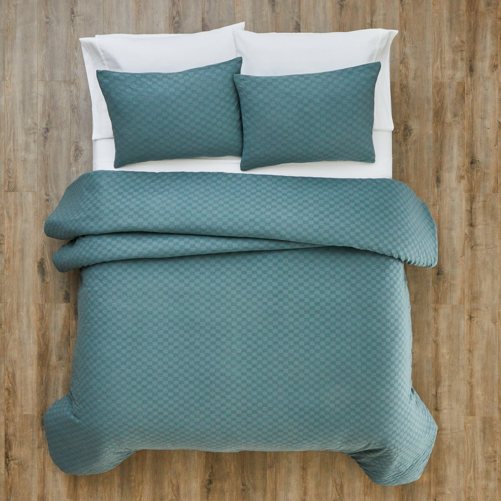 Fluffy Down Alternative Full/Queen Comforter Set, All-Season, 3-Piece, Nimbus Blue Block Weave - All-Season Down Alternative Comforter Insert Detail