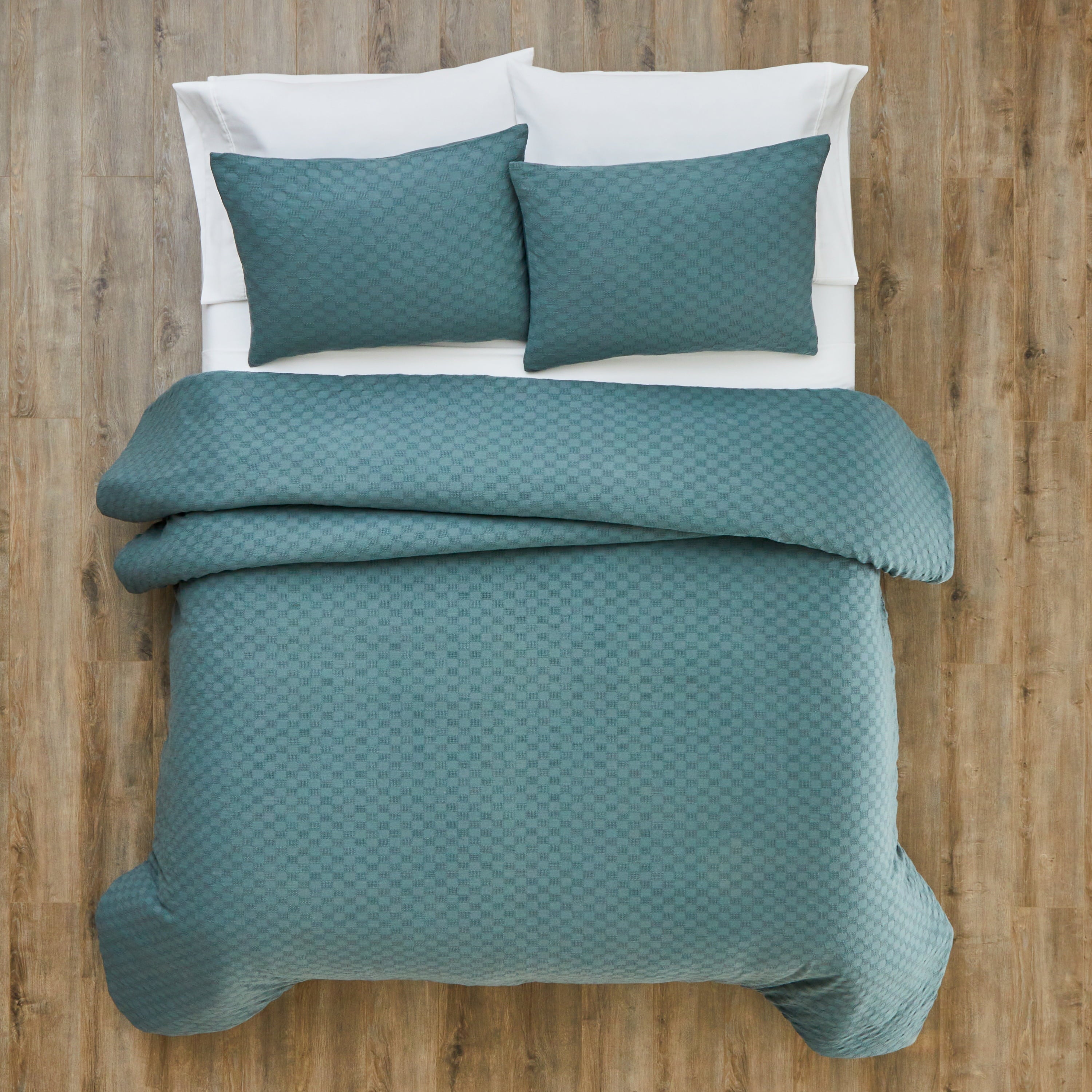 Fluffy Down Alternative Full/Queen Comforter Set, All-Season, 3-Piece, Nimbus Blue Block Weave - All-Season Down Alternative Comforter Insert Detail