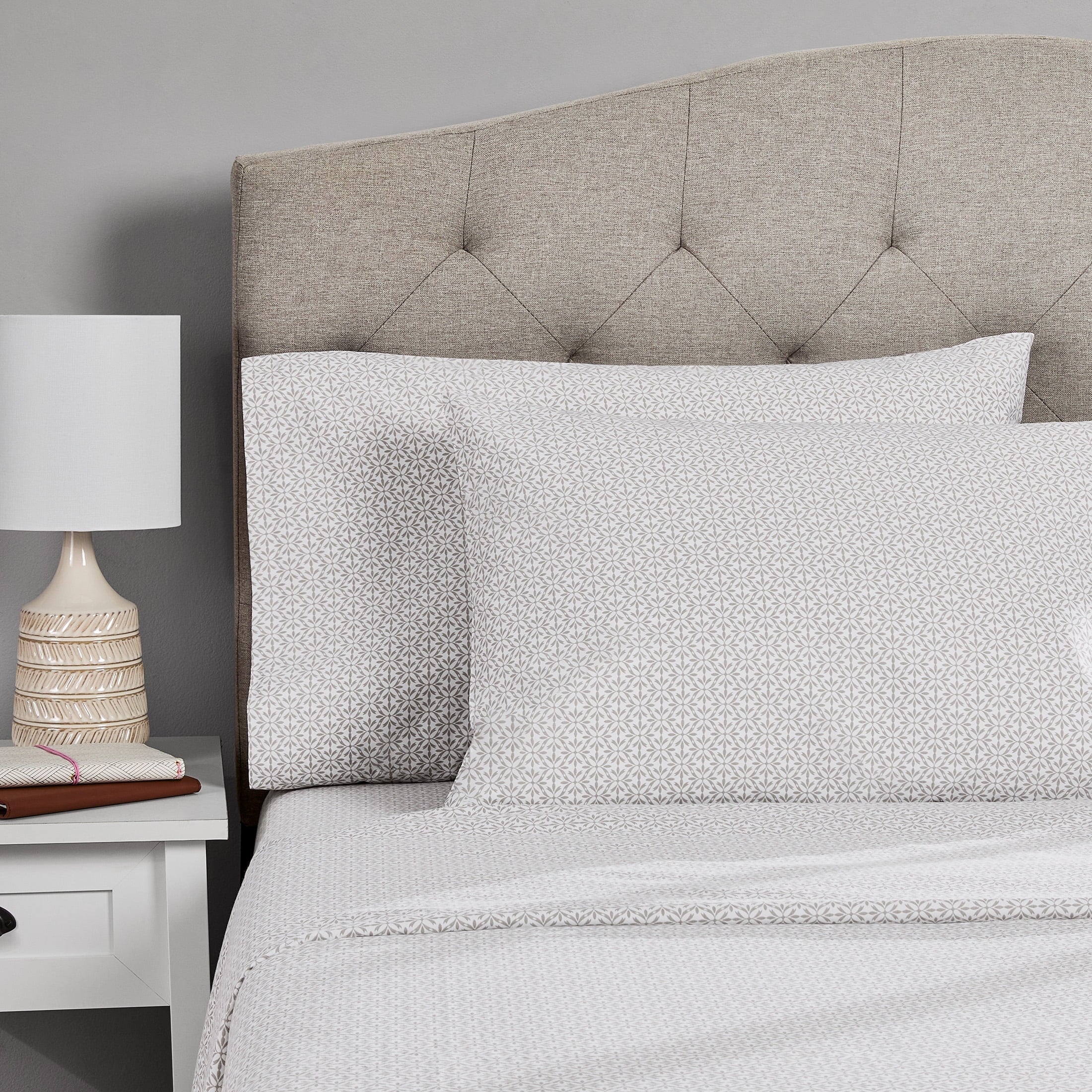 Wrinkle-Resistant 3-Piece 300 Thread Count Grey Flake Cotton Blend Bed Sheet Set, Twin XL - Premium Ultra-Soft Pillowcase Pair for Sleeping Detail