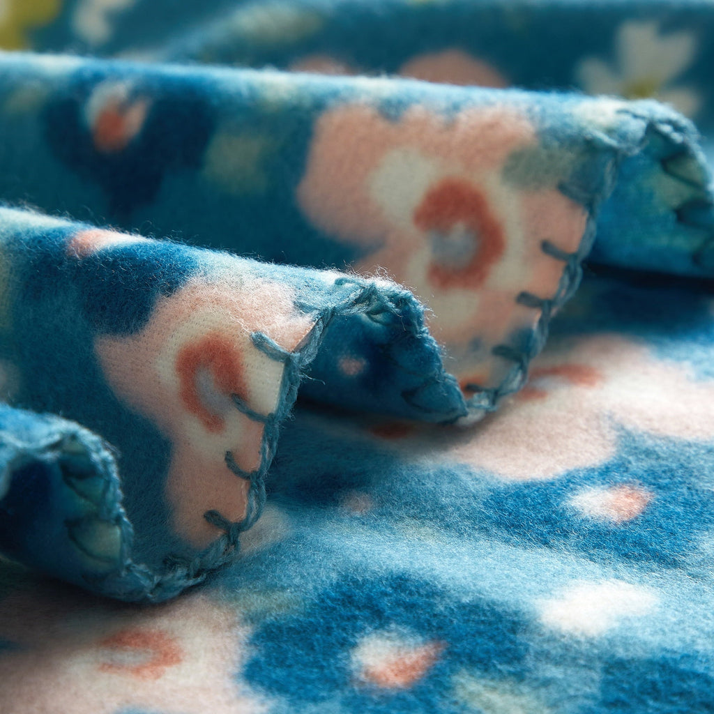 Decorative Knitted Cozy Fleece Throw Blanket Delightful Floral 50" x 60", All Ages - Super Soft Reversible Sherpa Flannel Blanket Detail