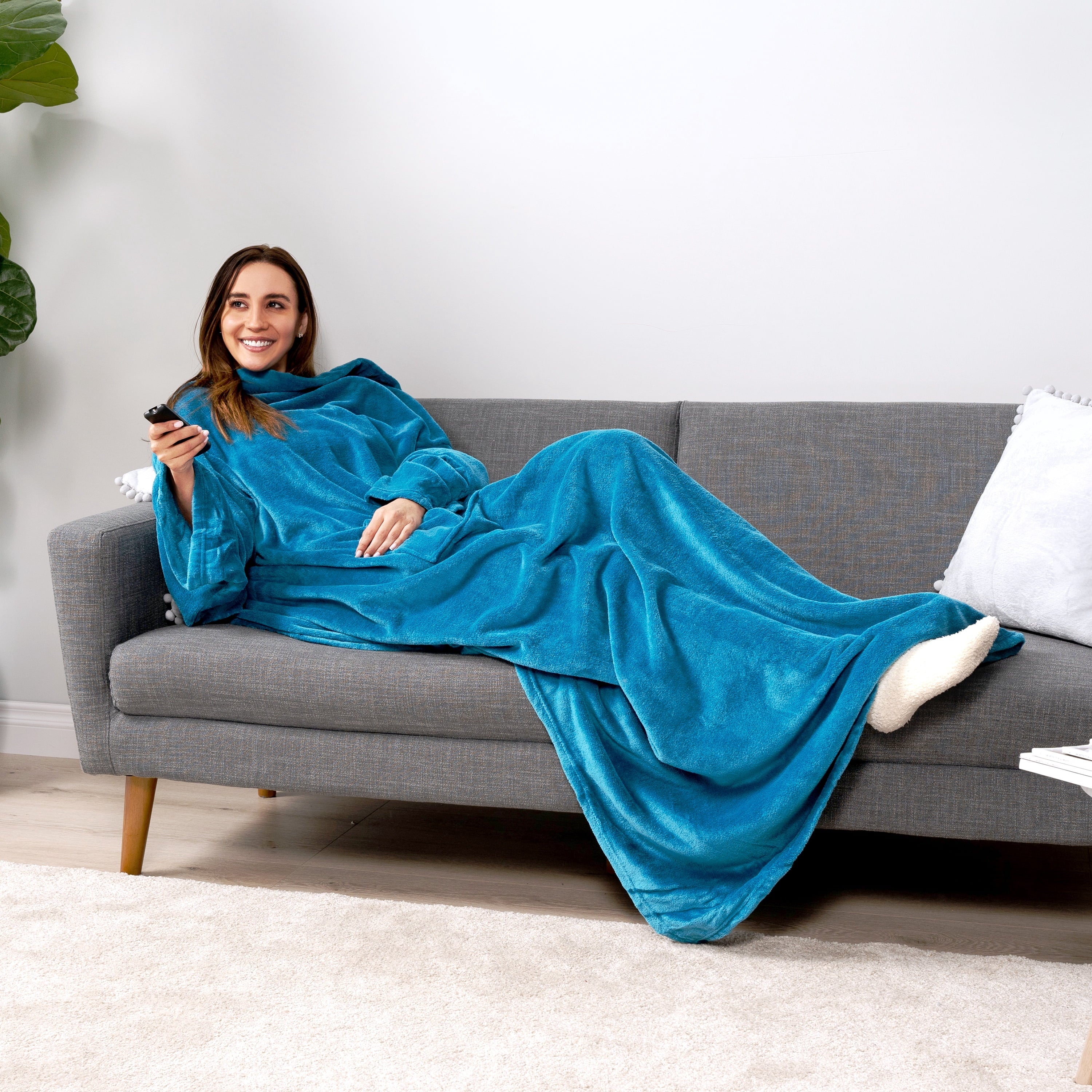 Decorative Knitted Wearable Blanket with Sleeves for Adult Women Men, Cozy Fleece Warm Wrap Throw Blanket with Arms, Pocket, Gifts for C... - Lightweight Plush Warm Blanket for All Seasons Detail