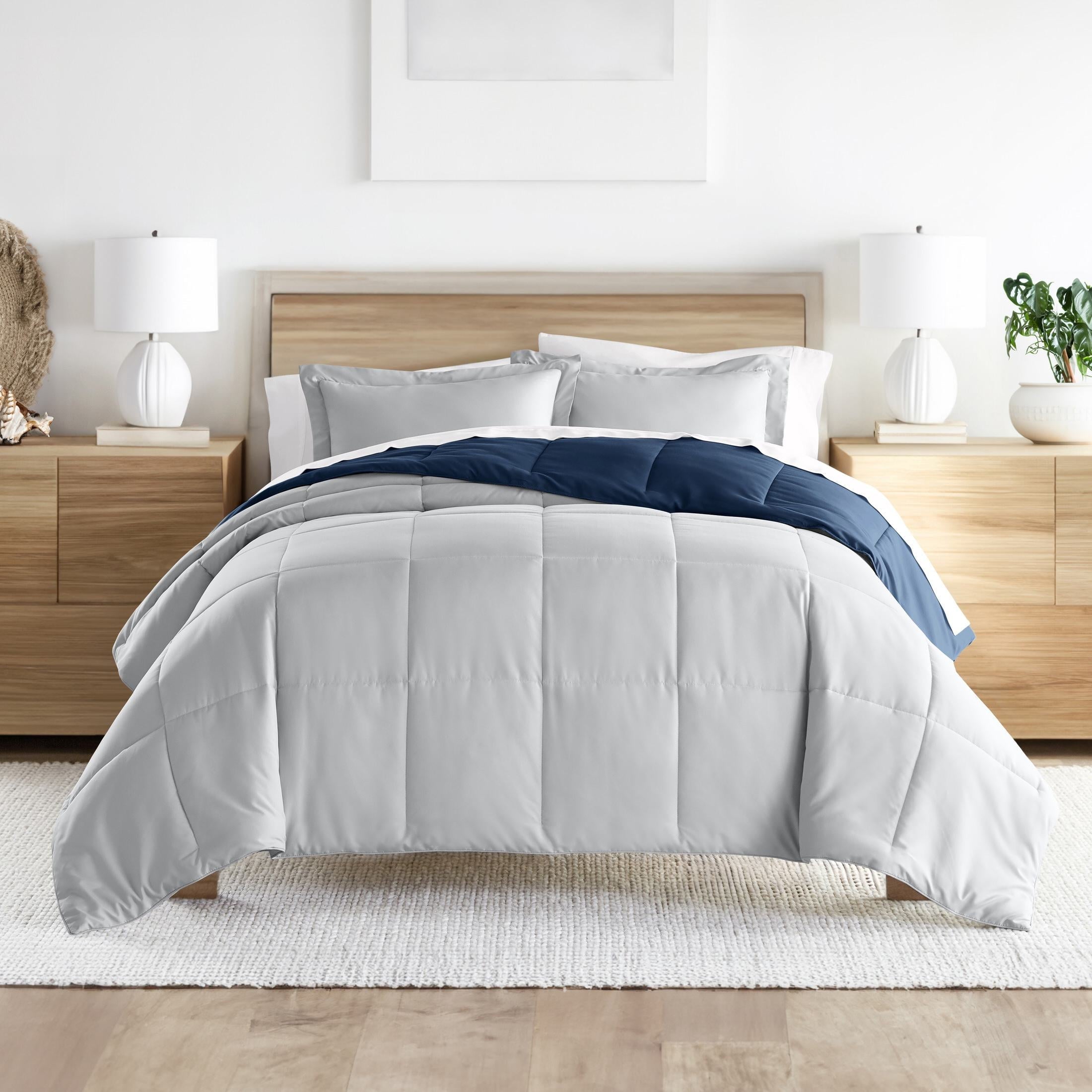 Hypoallergenic Cloud 2-Piece Navy & Gray Reversible Down Alternative Comforter Set, Twin/Twin XL - Luxurious Quilted Duvet Cover Set Detail