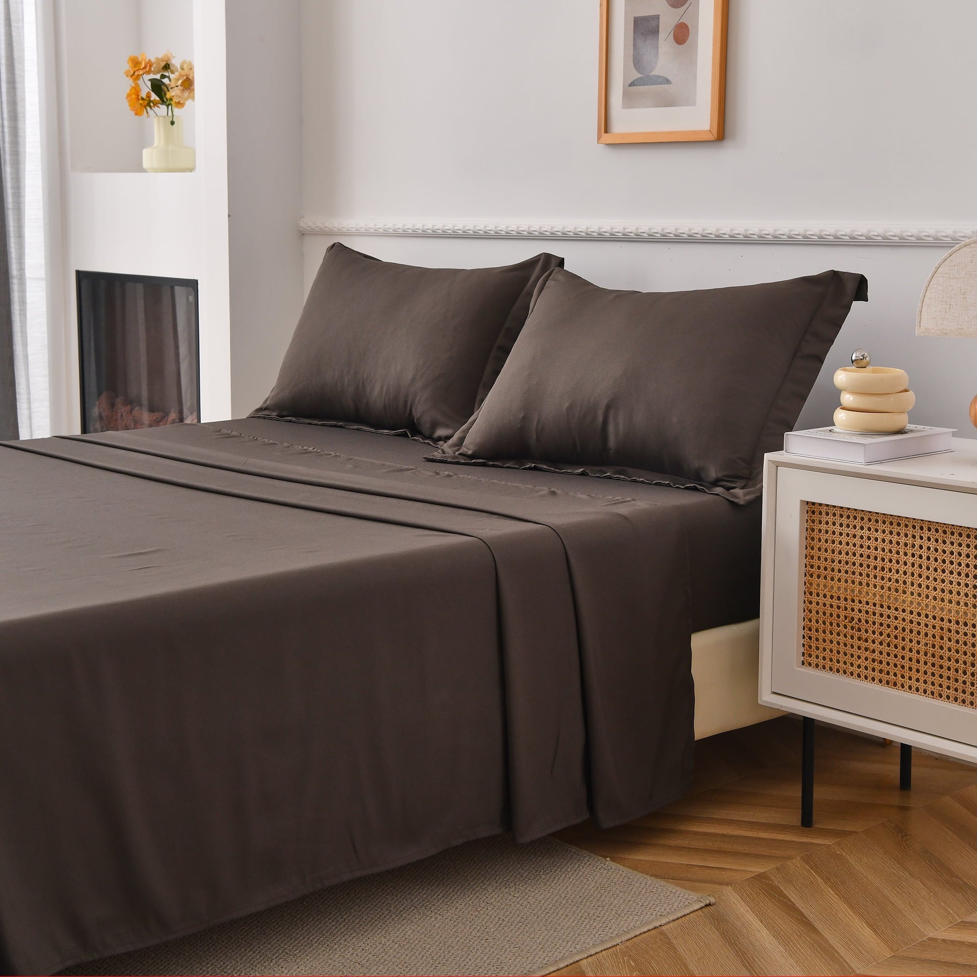 Breathable Luxury Bed Sheets Set 4 Piece Queen/Full Sheet Set Brown Gray Cotton Blend Fitted Sheet, Flat Sheet & 2 Pillowcases Bedding Set - Cooling Hotel Quality Bedding Sheets and Pillowcases Detail