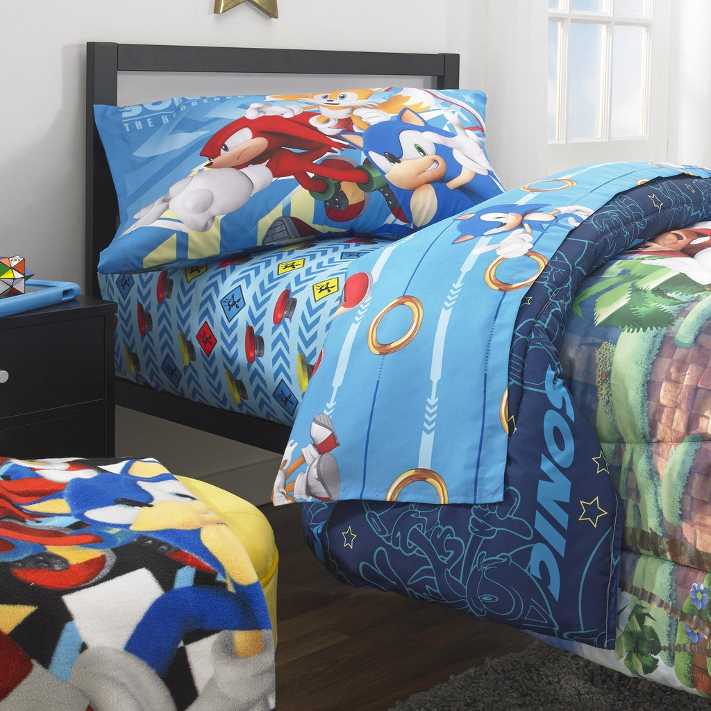 All-Season Sonic the Hedgehog Kids 2 Piece Blue Green Reversible Comforter and Pillowcase set, Twin/full - All-Season Down Alternative Comforter Insert Detail