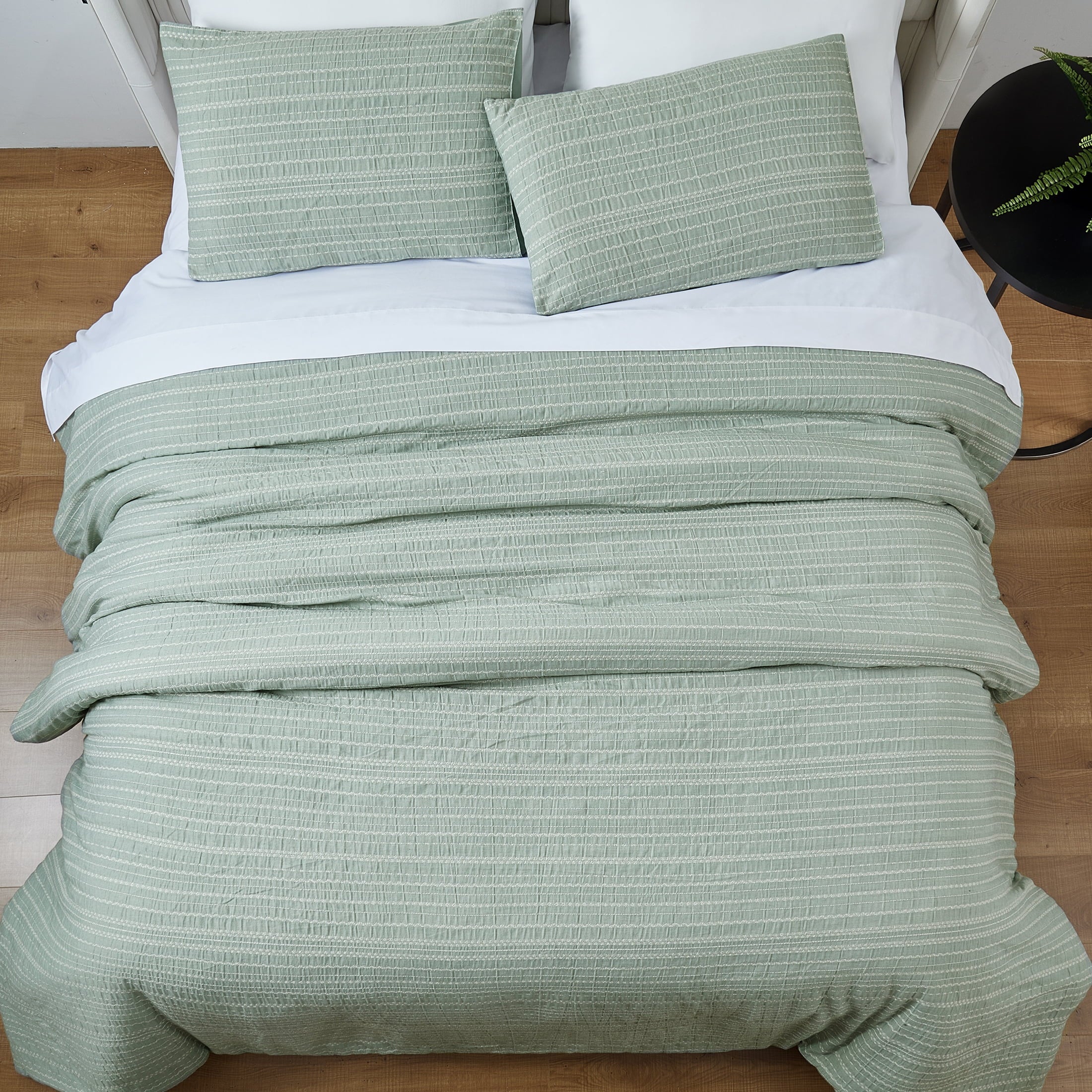 All-Season Crafted Woven 3-Piece Comforter Set, Green River, Full Queen, All Ages - All-Season Down Alternative Comforter Insert Detail