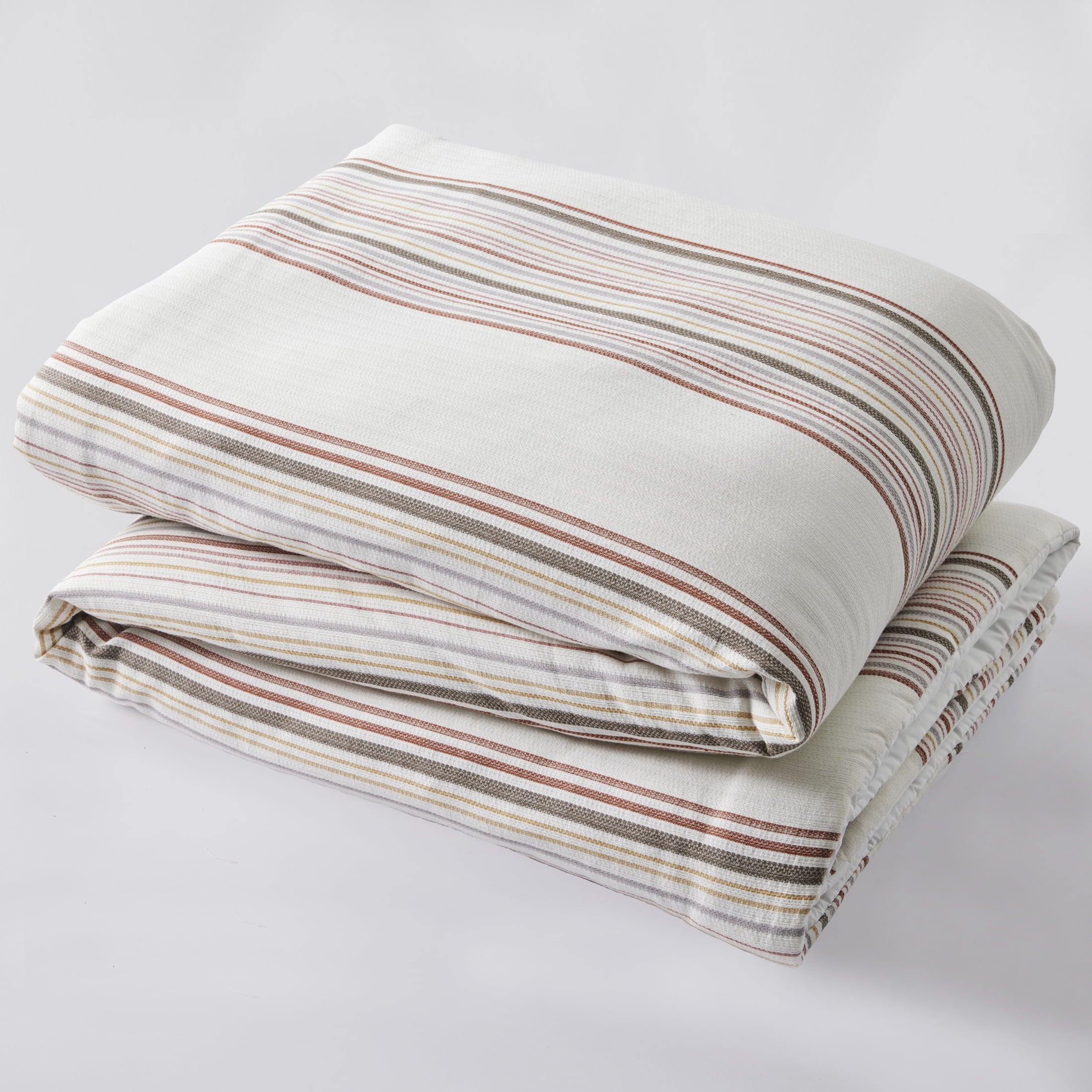 Hypoallergenic Cloud 3-Piece Red Yarn Dye Stripe Comforter Set, Full/Queen - Cloud-Like Soft Lightweight Bed Comforter Detail