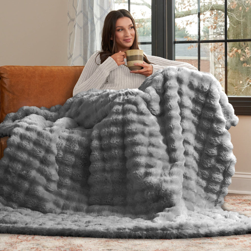 Super Soft Flannel Serenade Gray Textured Faux Fur Throw Blanket, 50 x 70 - Super Soft Reversible Sherpa Flannel Blanket Detail