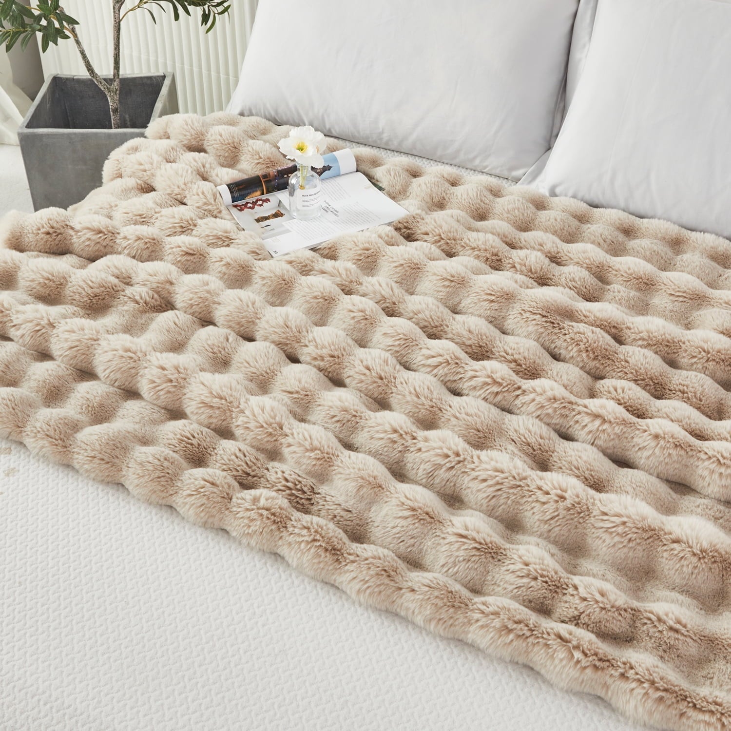 Cozy Fleece Taupe Faux Fur Bubble Blankets for Couch Chair Sofa Luxury Fluffy Thick Bubble Throw Blanket Furry Blanket Fuzzy Soft... - Cozy Fleece Throw Blanket for Couch & Bed Detail