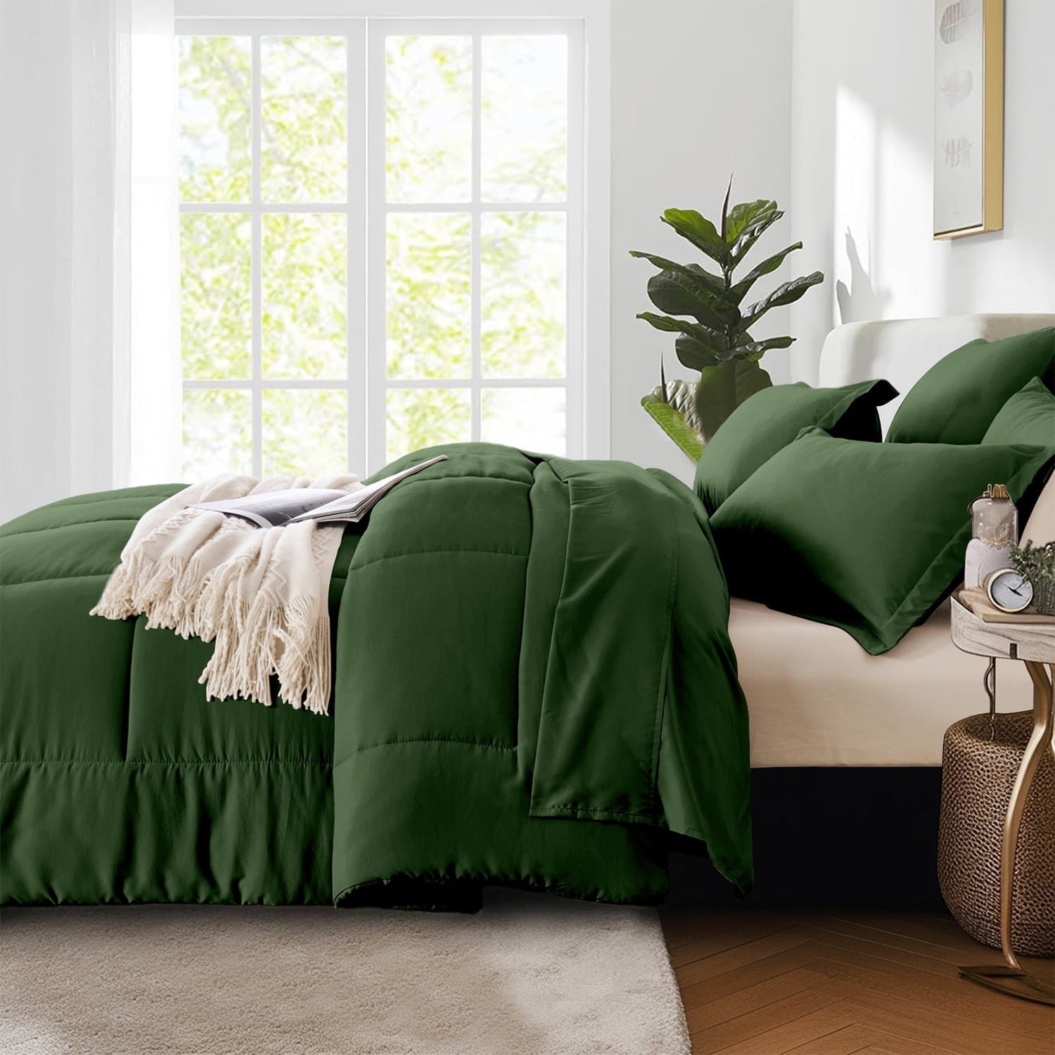 All-Season Queen Comforter Set Forest Green Bed in a Bag Queen Size 7 Pieces Soft Bed Set Lightweight Microfiber Green Bedding C... - Luxurious Quilted Duvet Cover Set Detail