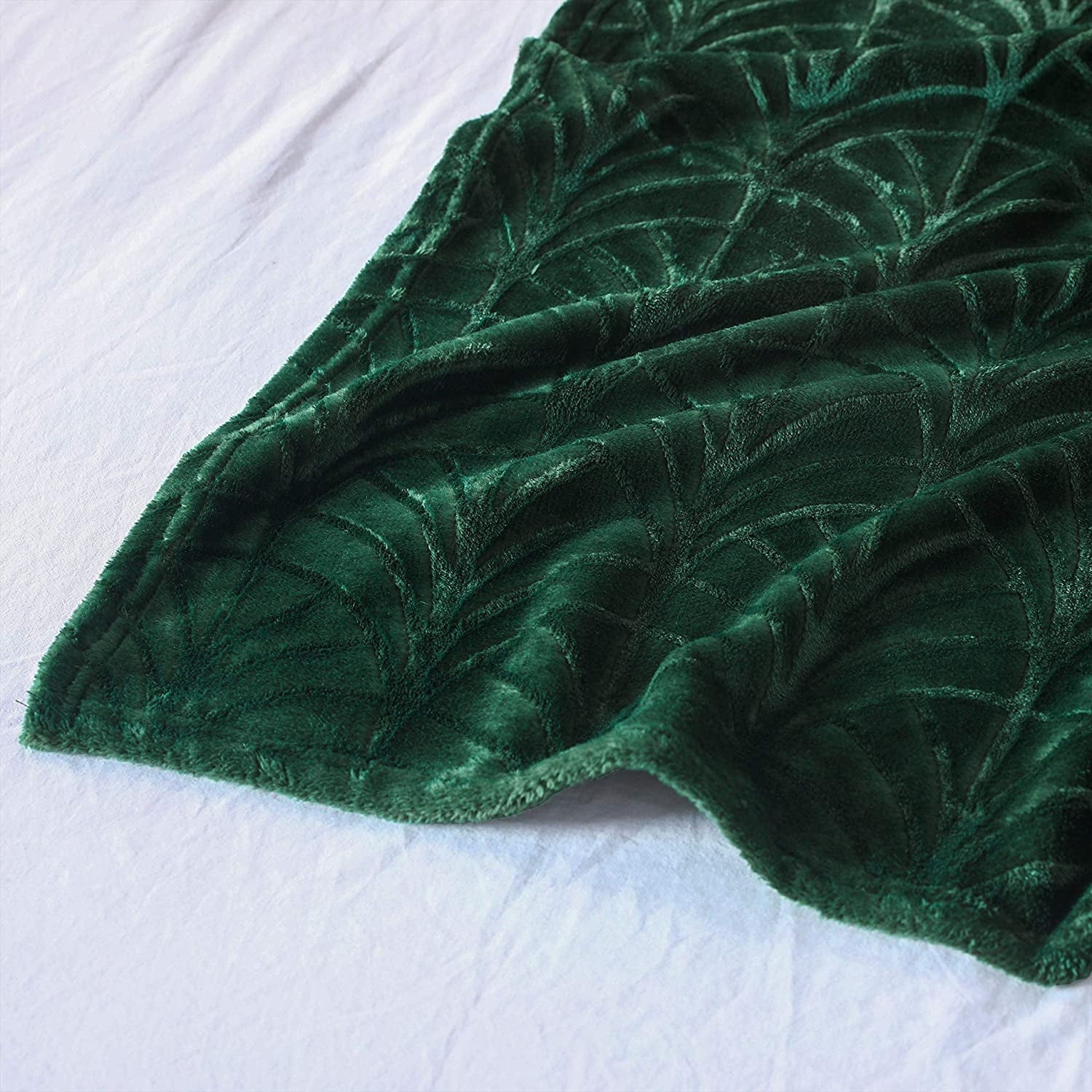 Decorative Knitted Fleece Throw Blanket for Couch, Soft Fluffy Sofa Bed Blanket with Vintage Pattern for All Season, Warm and Lightweigh... - Luxury Knitted Decorative Throw Blanket with Fringes Detail