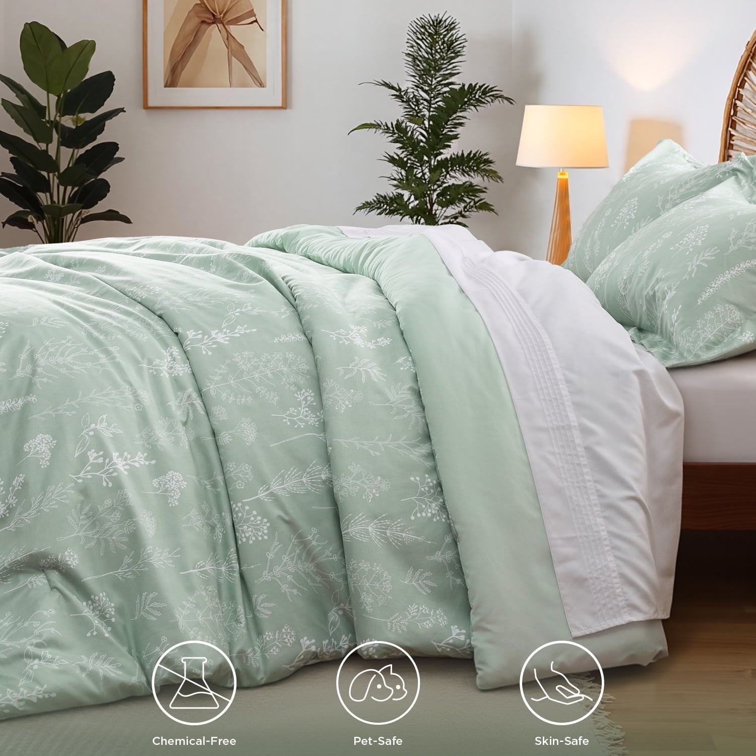 Luxurious Quilted 3 Pieces Sage Green Floral Comforter Sets, 1 Botanical Flowers Reversible Comforter and 2 Pillow Shams, Queen Size Be... - Cloud-Like Soft Lightweight Bed Comforter Detail