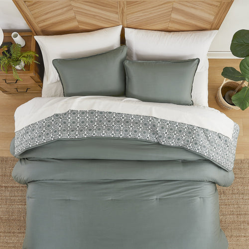 All-Season 3-Piece 400 Thread Count Flag Stone Green Cotton Lyocell Blend Comforter Set, Adult King - Luxurious Quilted Duvet Cover Set Detail
