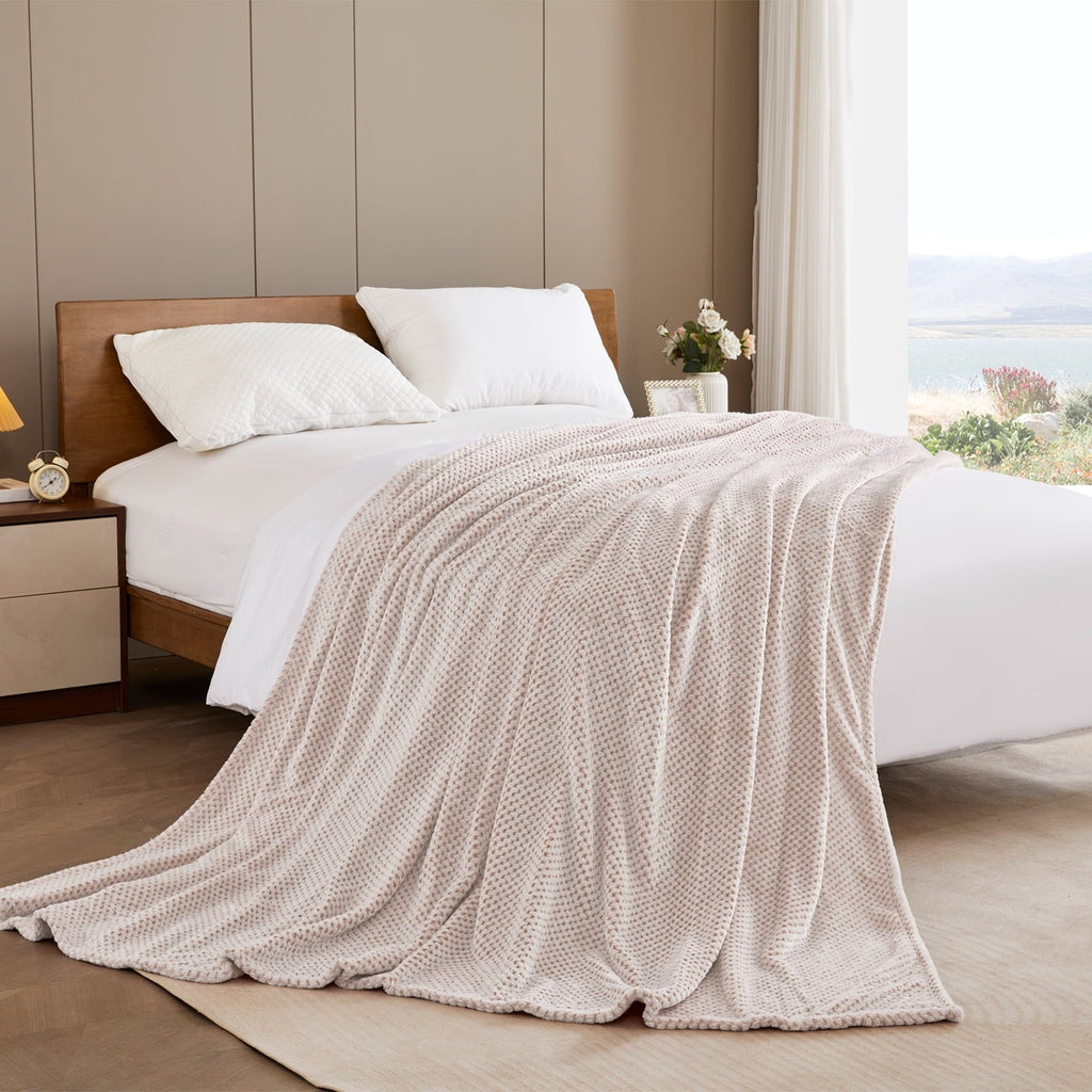 Lightweight Warm Waffle Textured Mixed Camel Fleece Blanket, Super Soft and Warm 50"x70" Throw Blanket for Couch, Cozy, Fuzzy and Ligh... - Super Soft Reversible Sherpa Flannel Blanket Detail
