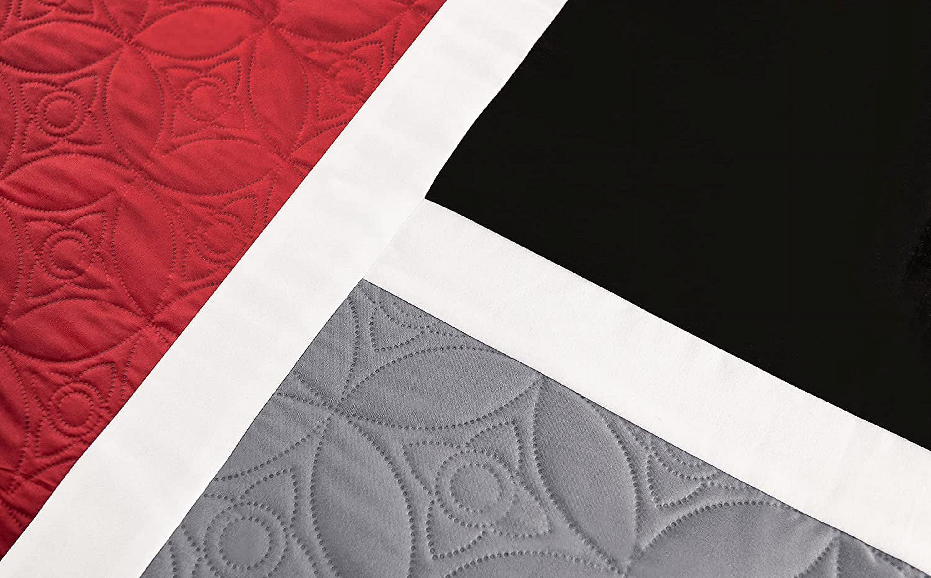 Luxurious Quilted 7-Piece Medallion Patchwork Comforter Set, Full, Red/Gray/Black - Hypoallergenic Ultra-Fluffy Quilt for Winter Detail
