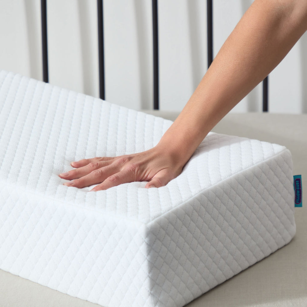Hotel Collection Standard Pillow for Side Sleepers, Cooling Technology and Removable Cover - Ergonomic Memory Foam Pillow for Neck Pain Support Detail