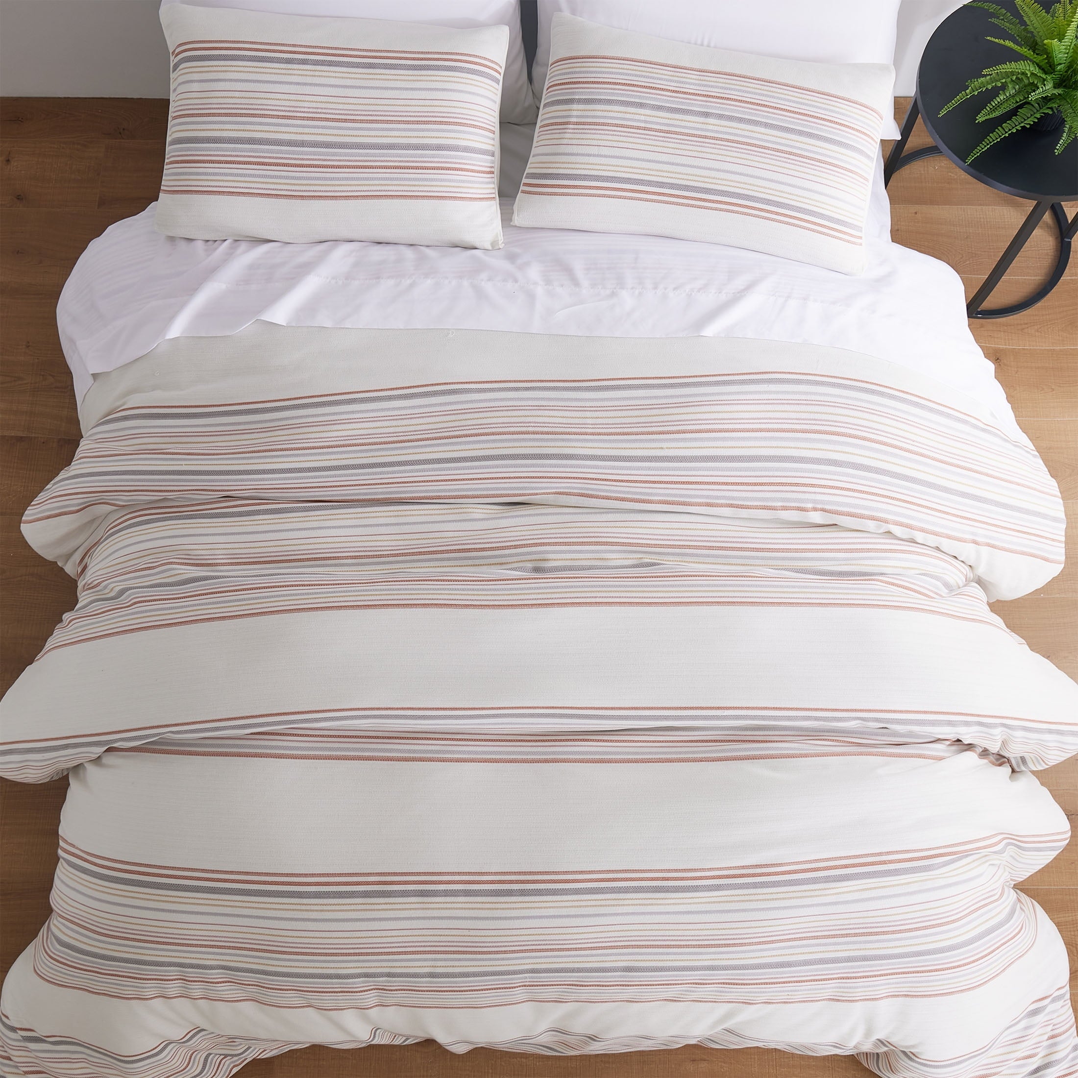 Hypoallergenic Cloud 3-Piece Red Yarn Dye Stripe Comforter Set, Full/Queen - Cloud-Like Soft Lightweight Bed Comforter Detail