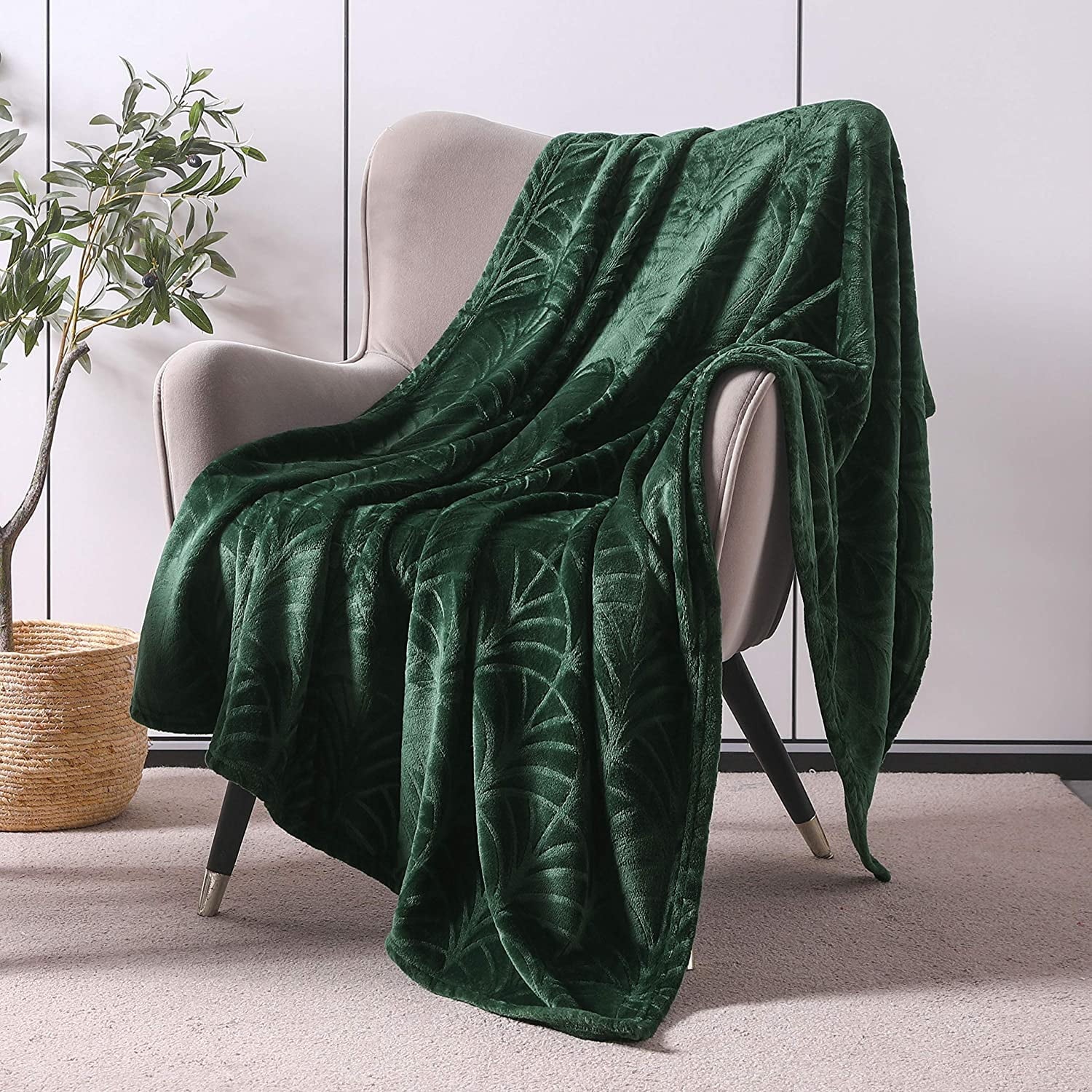Decorative Knitted Fleece Throw Blanket for Couch, Soft Fluffy Sofa Bed Blanket with Vintage Pattern for All Season, Warm and Lightweigh... - Luxury Knitted Decorative Throw Blanket with Fringes Detail