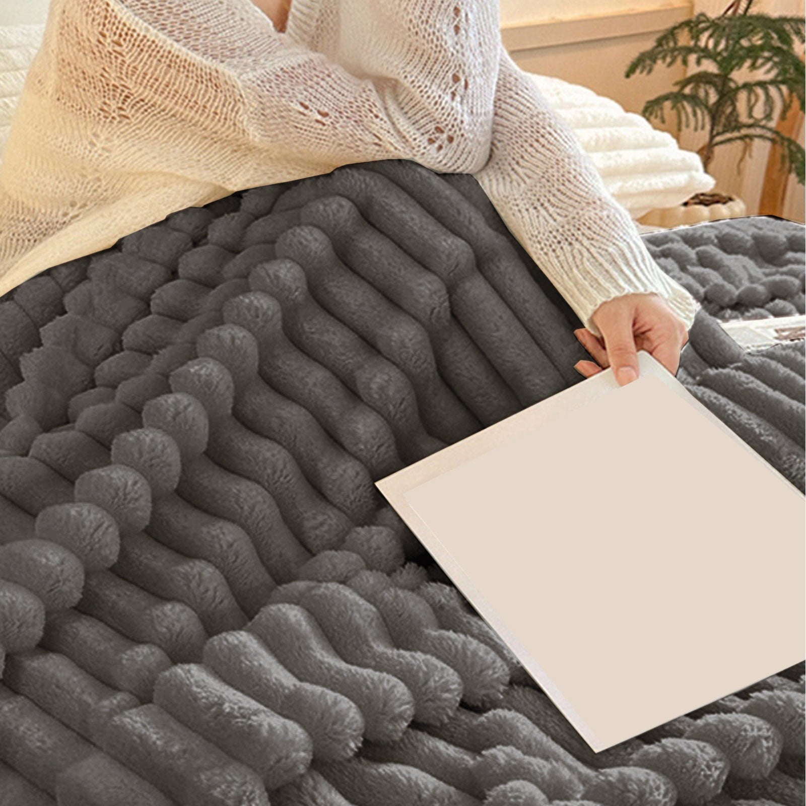 Lightweight Warm Bunny Blanket, Super Soft & Warm Faux Rabbit Fur Throw Blanket, Lightweight Microfiber Machine Washable for Bedroom, ... - Luxury Knitted Decorative Throw Blanket with Fringes Detail