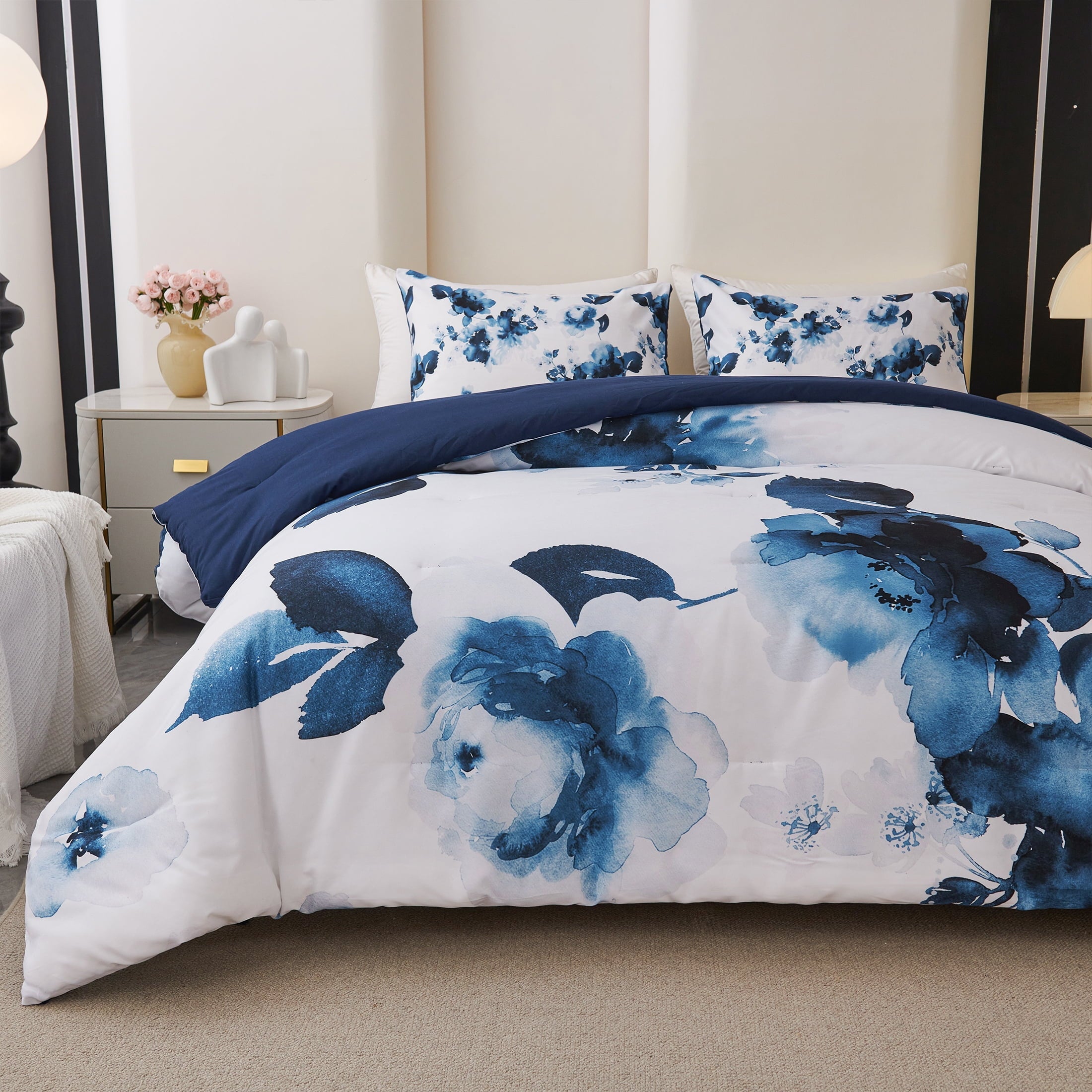 Fluffy Down Alternative 3 Pieces Blue and White Floral Comforter Set King Size, Flower Bedding with Watercolor Flowers Pattern for Women, Rev... - Cloud-Like Soft Lightweight Bed Comforter Detail