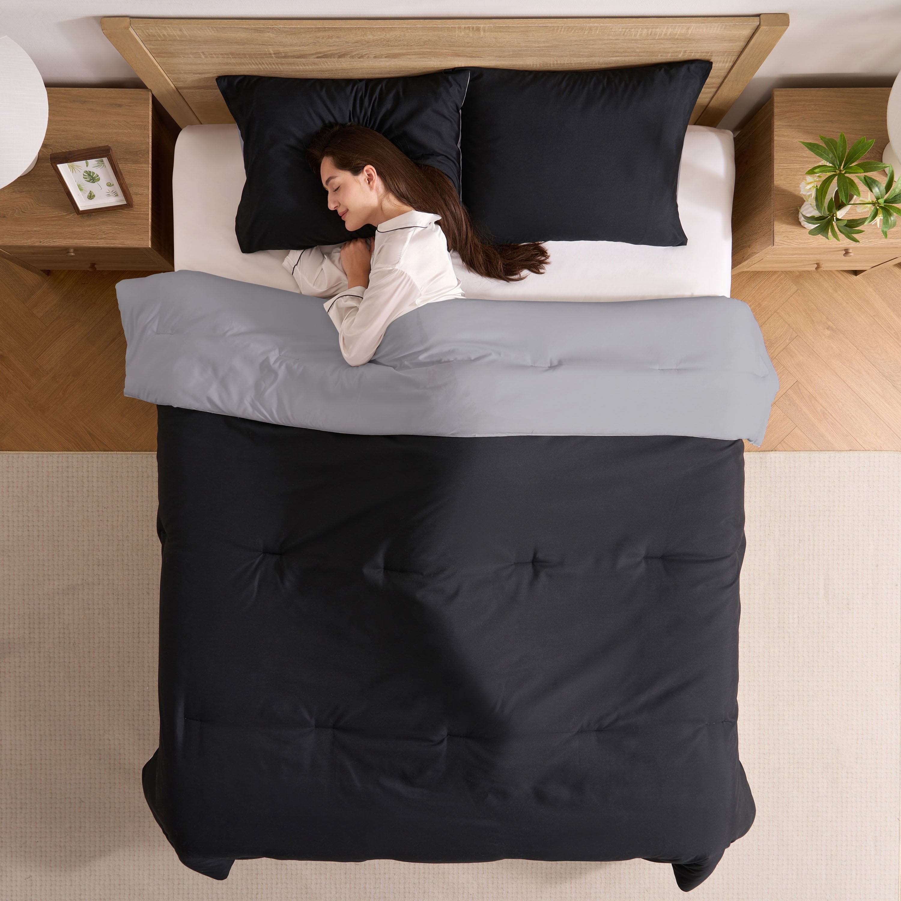 Luxurious Quilted Comforter Sets, All Season Lightweight Reversible Queen Comforter Set, 3-Pc Bedding Sets, Black/Charcoal gray - Hypoallergenic Ultra-Fluffy Quilt for Winter Detail