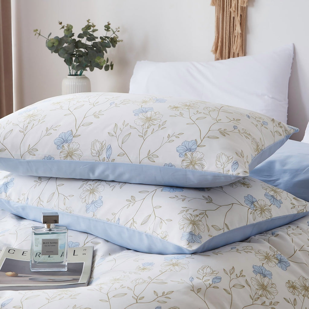 Hypoallergenic Cloud Cotton Comforter Sets Queen Size, 3 Pieces Botanical Blue Floral Reversible Bedding Sets for Adults All Season - Luxurious Quilted Duvet Cover Set Detail