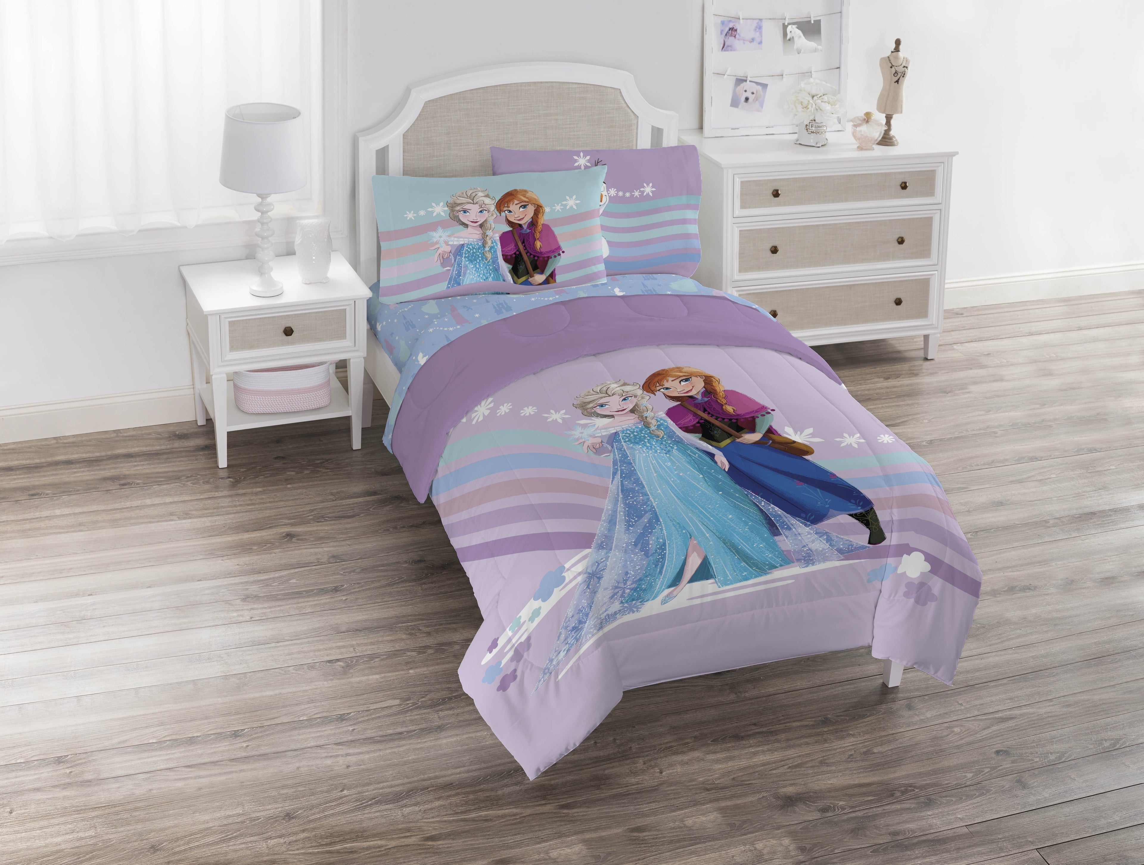 All-Season The Poet Inside 5 Piece Twin Size Kids Comforter Set wth Sham - Super Soft Elsa Bed Set for Kids - Cloud-Like Soft Lightweight Bed Comforter Detail
