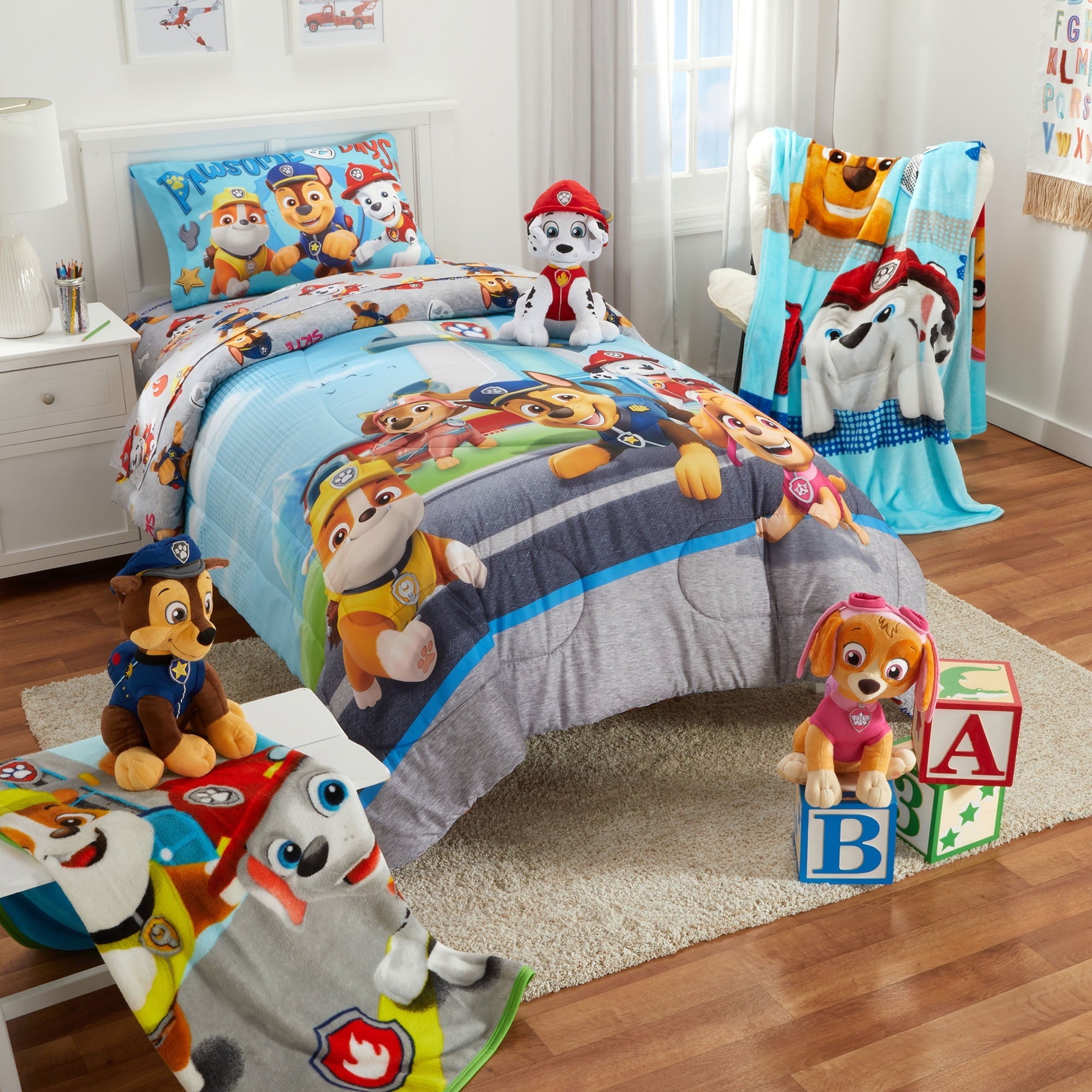 Super Soft Flannel Kids Coral Fleece Throw, 46 x60 - Super Soft Reversible Sherpa Flannel Blanket Detail