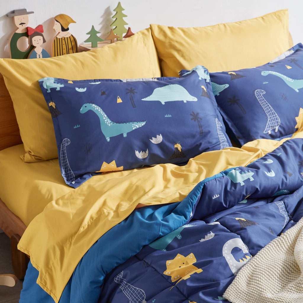 Luxurious Quilted Kids Bedding Comforter Set Twin/Twin Xl Size - Super Soft & Cute Printed 2-Piece Comforter Set All Seasons for Boys, ... - All-Season Down Alternative Comforter Insert Detail