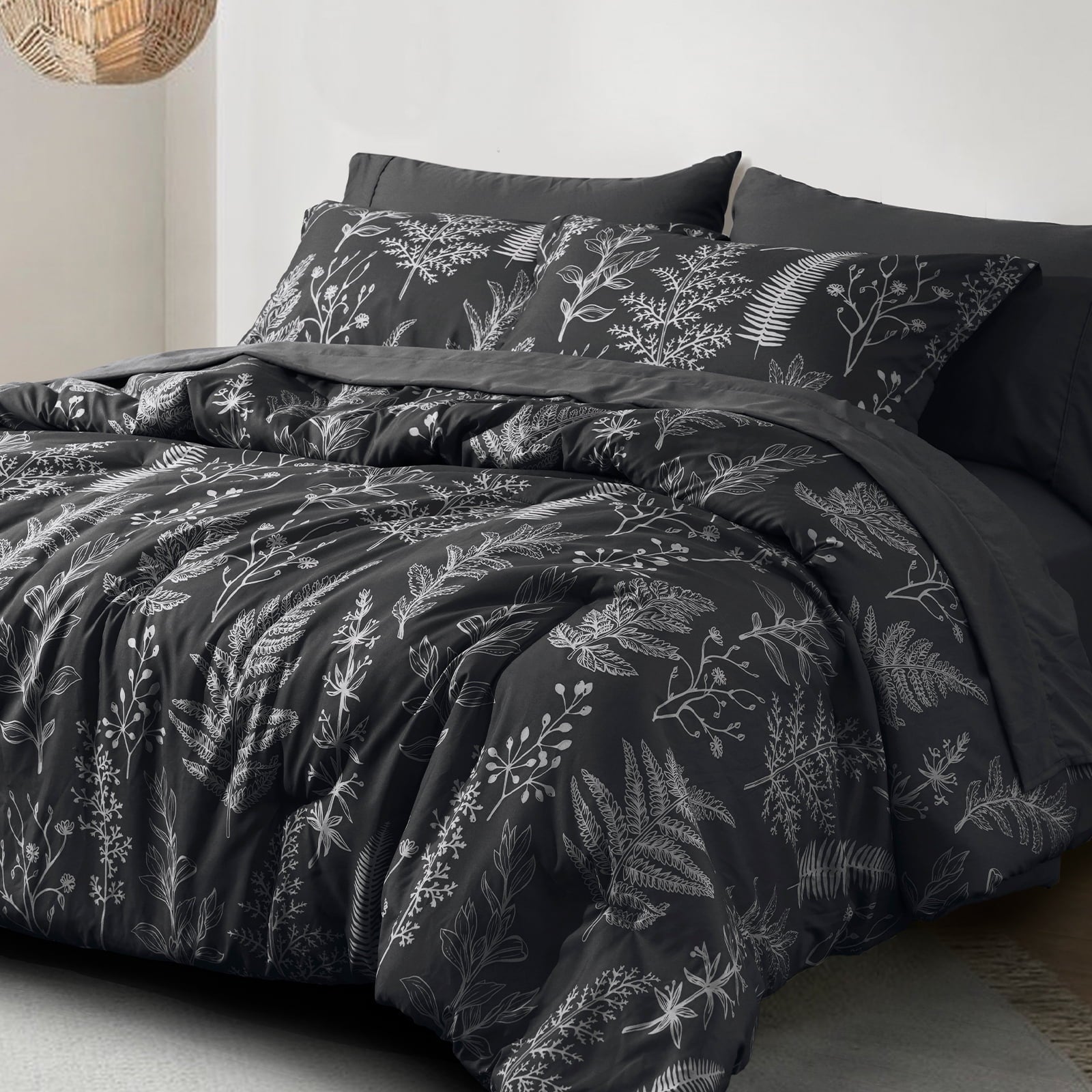 Fluffy Down Alternative 3 Pieces Printed Comforter Set Queen Size, Lightweight Botanical Floral Bed in a Bag, Ultra Soft Bedding Set with 1 R... - Cloud-Like Soft Lightweight Bed Comforter Detail