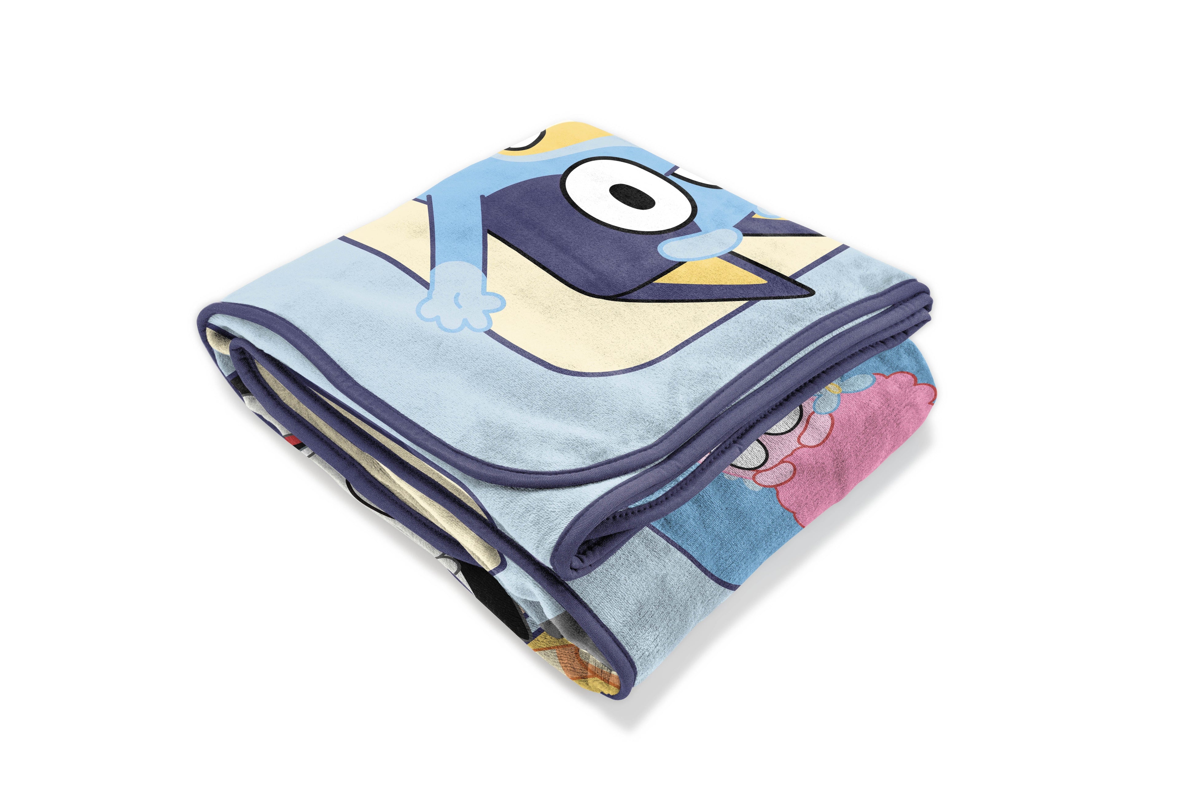 Decorative Knitted BBC & Friends 40x50 Throw Blanket - Super Soft Reversible Sherpa Flannel Blanket Detail