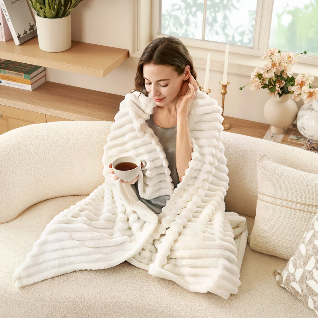 Cozy Fleece Throw Blanket for Couch,Bed,Sofa,White Flannel Blanket,Soft Throw Blanket ,Gifts for Women Mom Girls,Throw Home Room ... - Luxury Knitted Decorative Throw Blanket with Fringes Detail