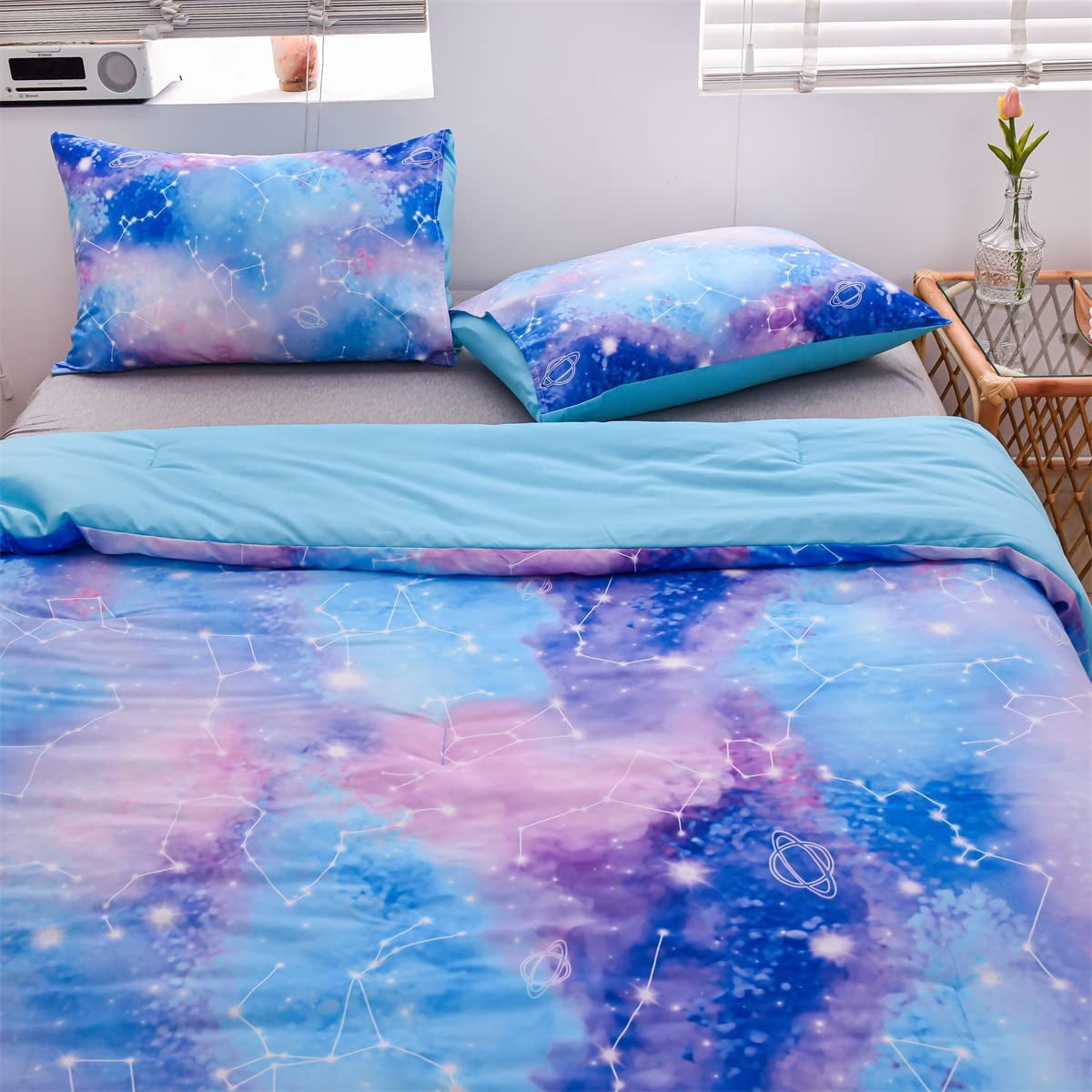 Luxurious Quilted Tie Dye Constellation Ombre Comforter Set Twin Gradient Galaxy Bedding Set Blue Purple - Cloud-Like Soft Lightweight Bed Comforter Detail
