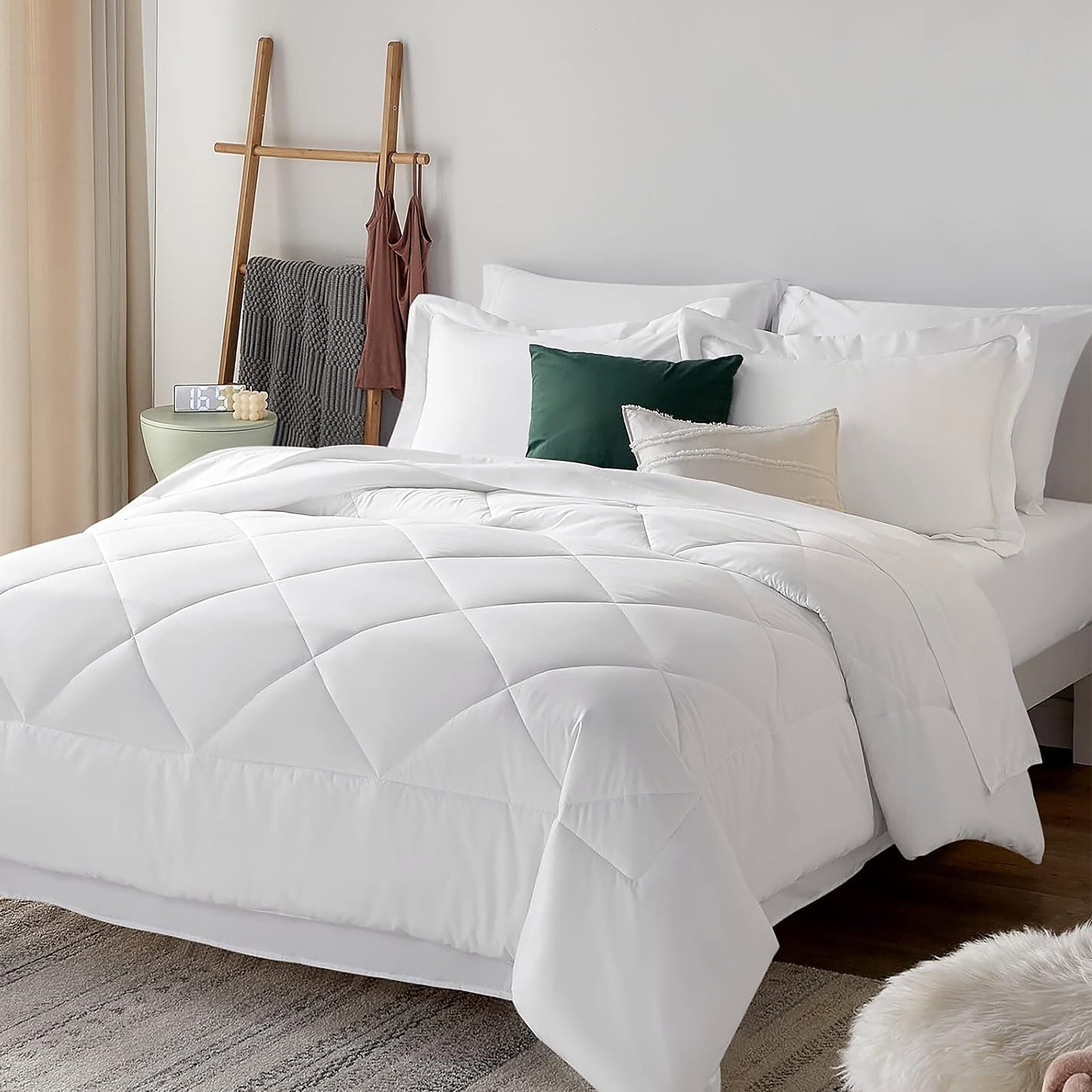 Luxurious Quilted Comforter Set 7-Piece Bed in a Bag - Adult, White, Queen - Cloud-Like Soft Lightweight Bed Comforter Detail