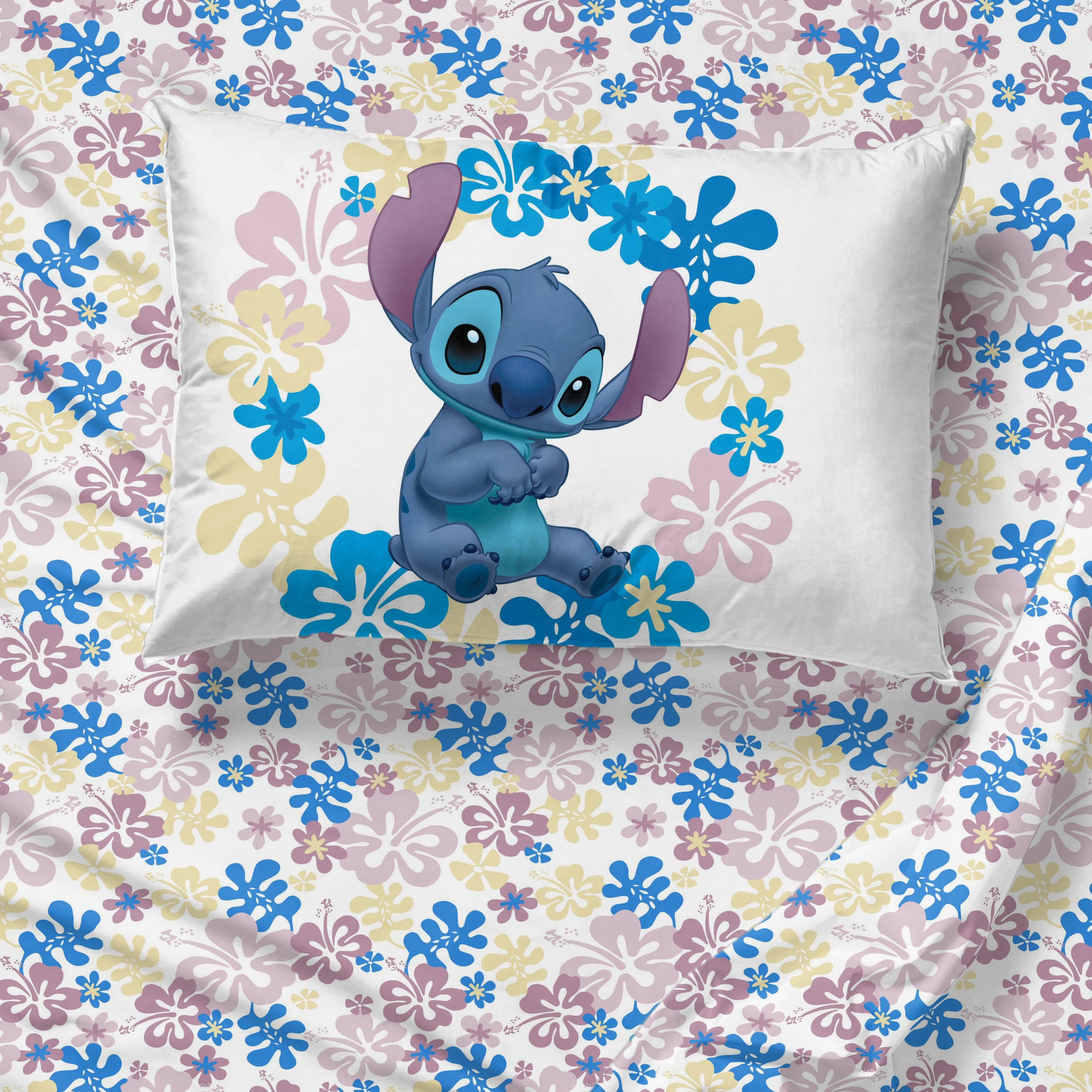Hypoallergenic Cloud Lilo and Stitch Sweet Stitch 5 Piece Twin Size Kids Comforter Set with Sham - Super Soft Bed Set for Kids - Luxurious Quilted Duvet Cover Set Detail