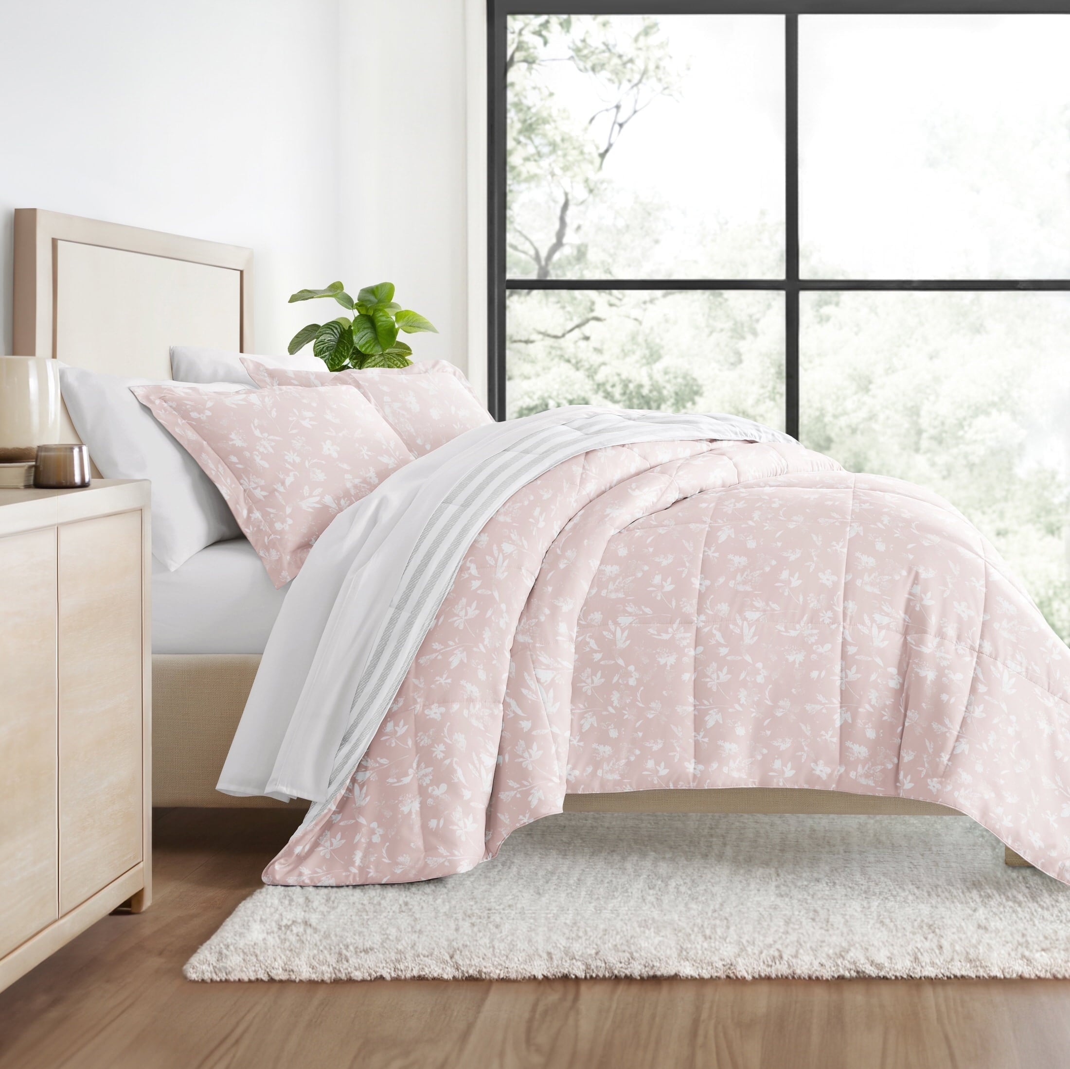 Luxurious Quilted All Season Ultra Soft Comforter Set Lightweight Bedding in Pressed Flowers for Full/Queen Size - Hypoallergenic Ultra-Fluffy Quilt for Winter - Default Title