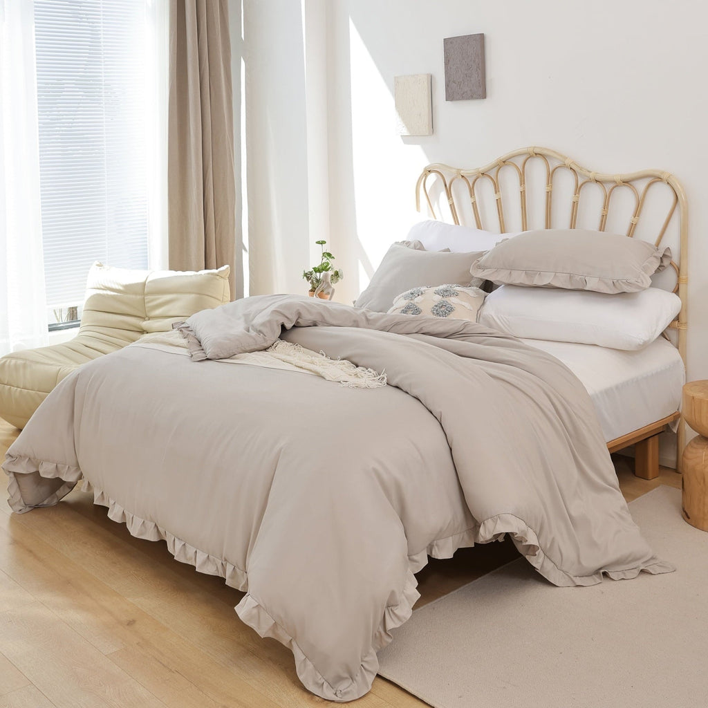 Luxurious Quilted Queen Comforter Set For Adult, 3 Piece Ruffle Oatmeal Comforter Sets All Season - Cloud-Like Soft Lightweight Bed Comforter - Default Title