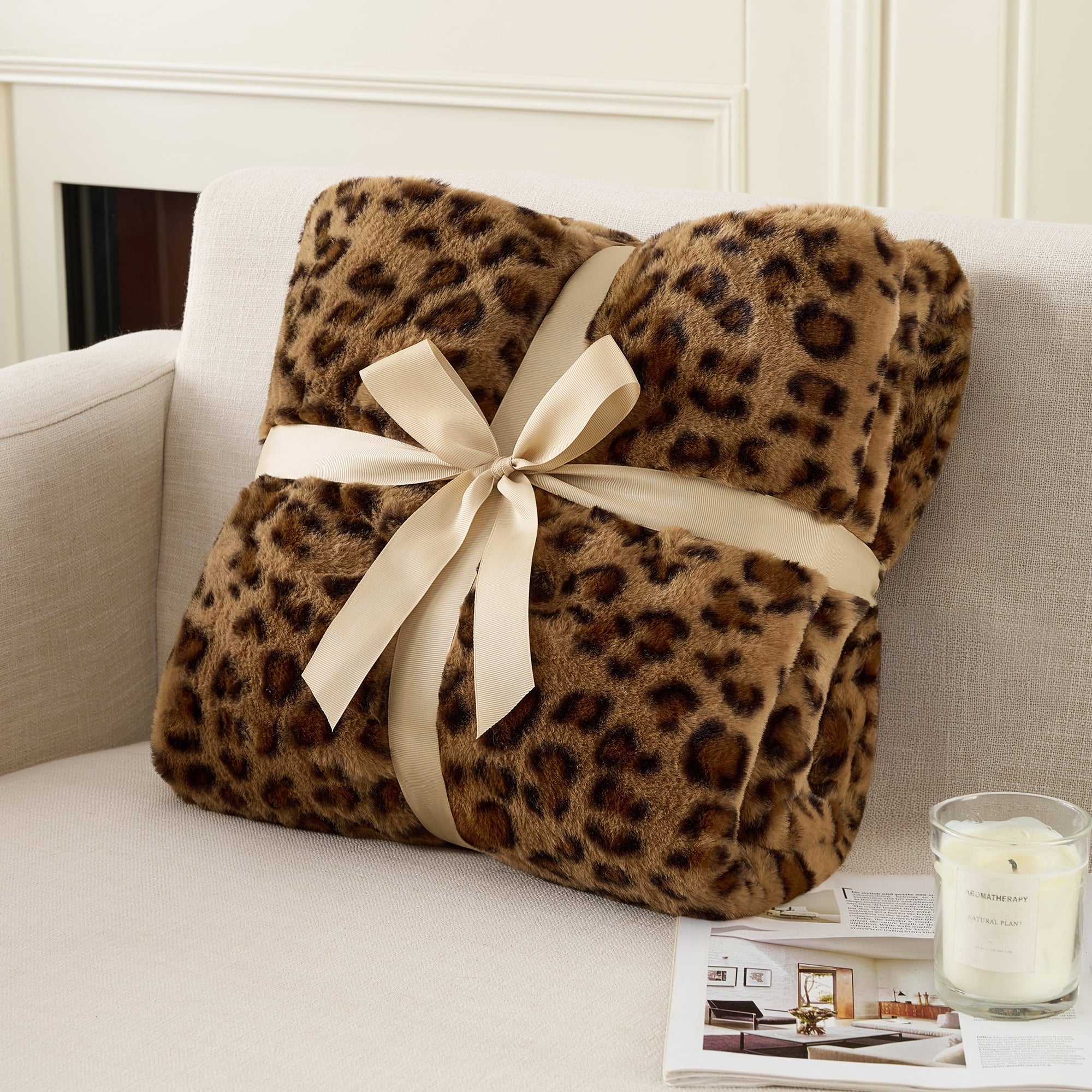 Reversible Sherpa Leopard Print Throw Blanket Soft Cozy Fluffy Plush Cheetah Print Blanket for Home Decor,50"x60",Brown - Super Soft Reversible Sherpa Flannel Blanket Detail