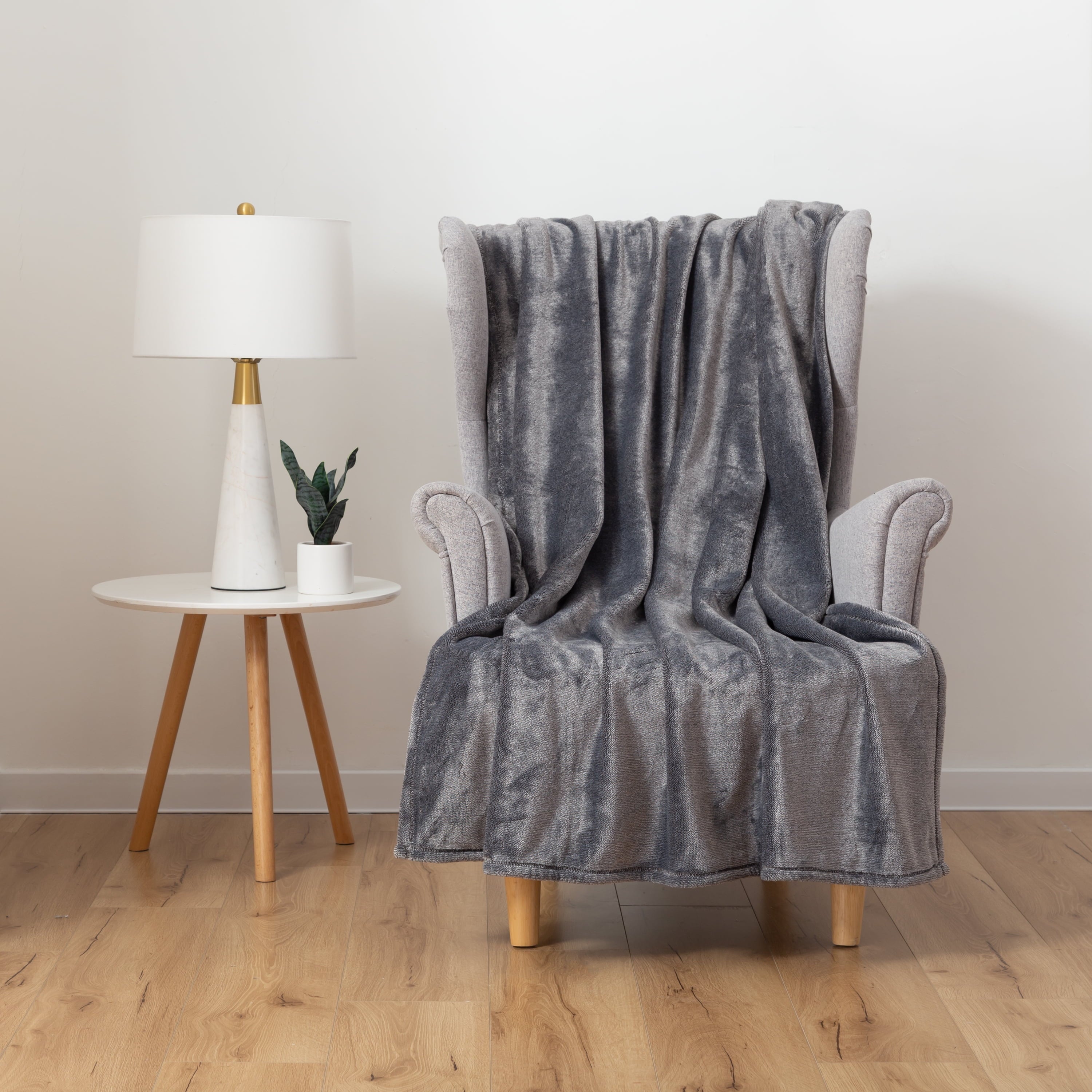 Lightweight Warm Plush Heathered Soft Oversized Throw Blanket, Gray - Cozy Fleece Throw Blanket for Couch & Bed Detail