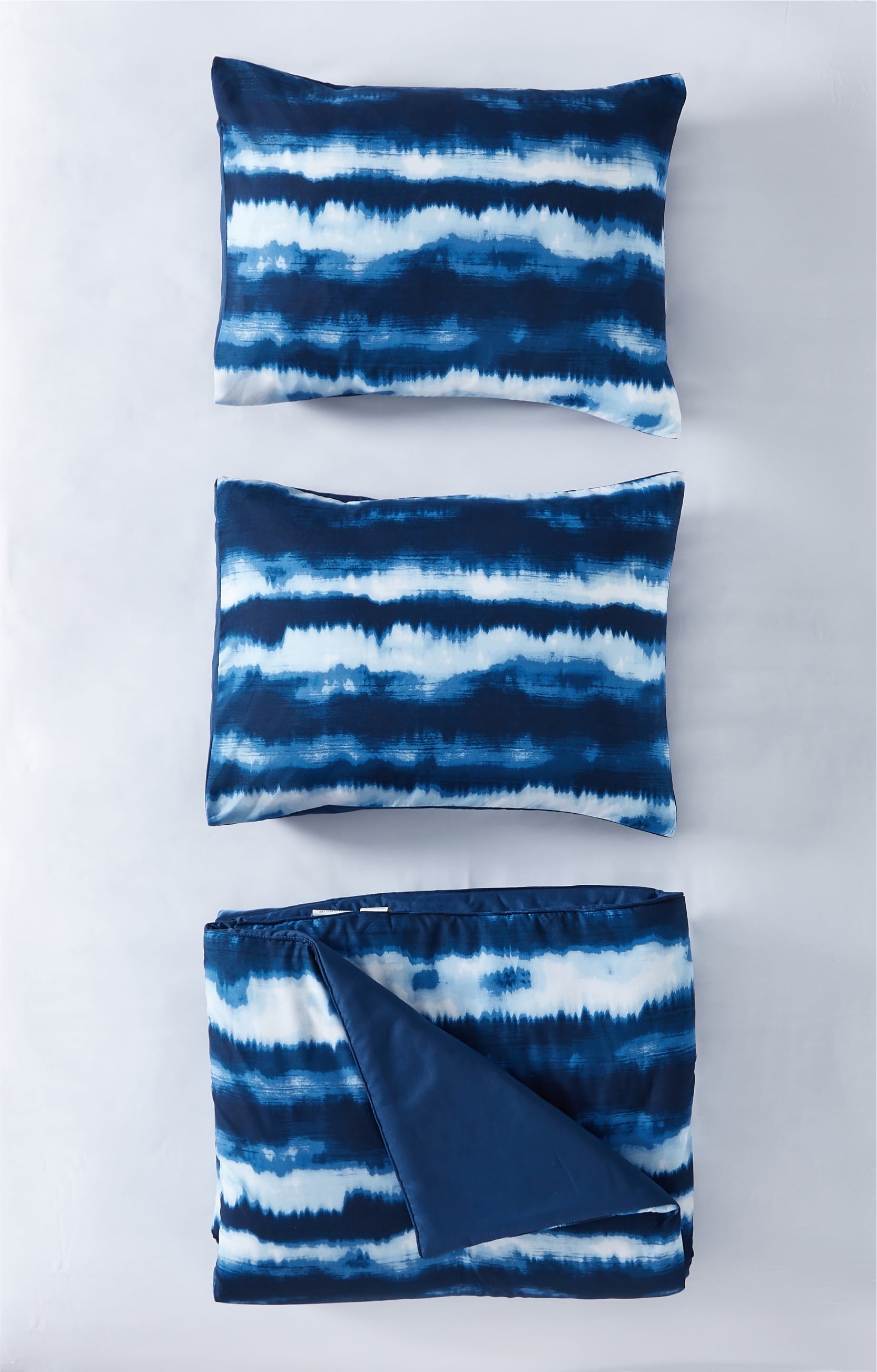 Heavyweight Warmth Tie Dye Navy 3 Piece Comforter Set, Full - Cloud-Like Soft Lightweight Bed Comforter Detail