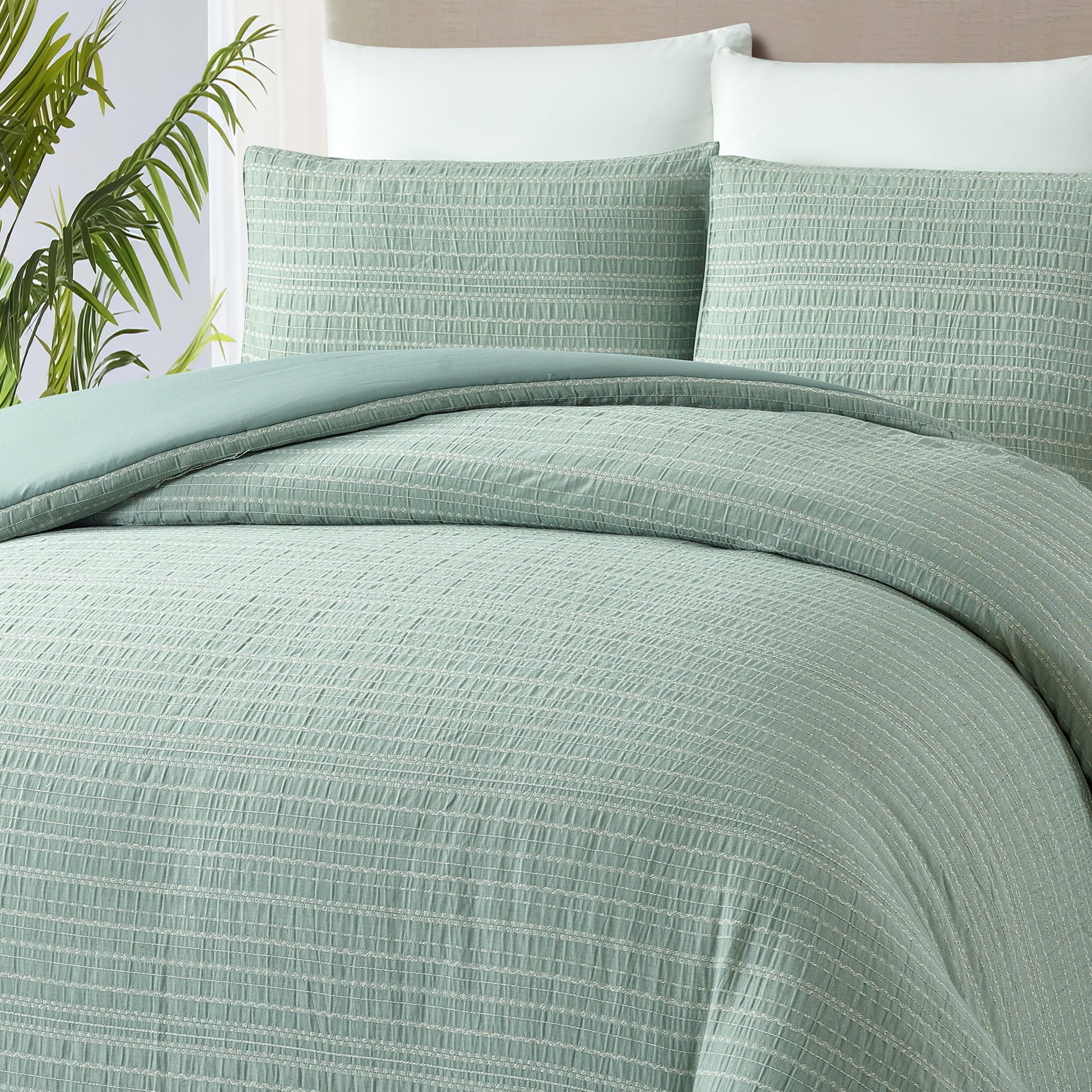 All-Season Crafted Woven 3-Piece Comforter Set, Green River, Full Queen, All Ages - All-Season Down Alternative Comforter Insert Detail