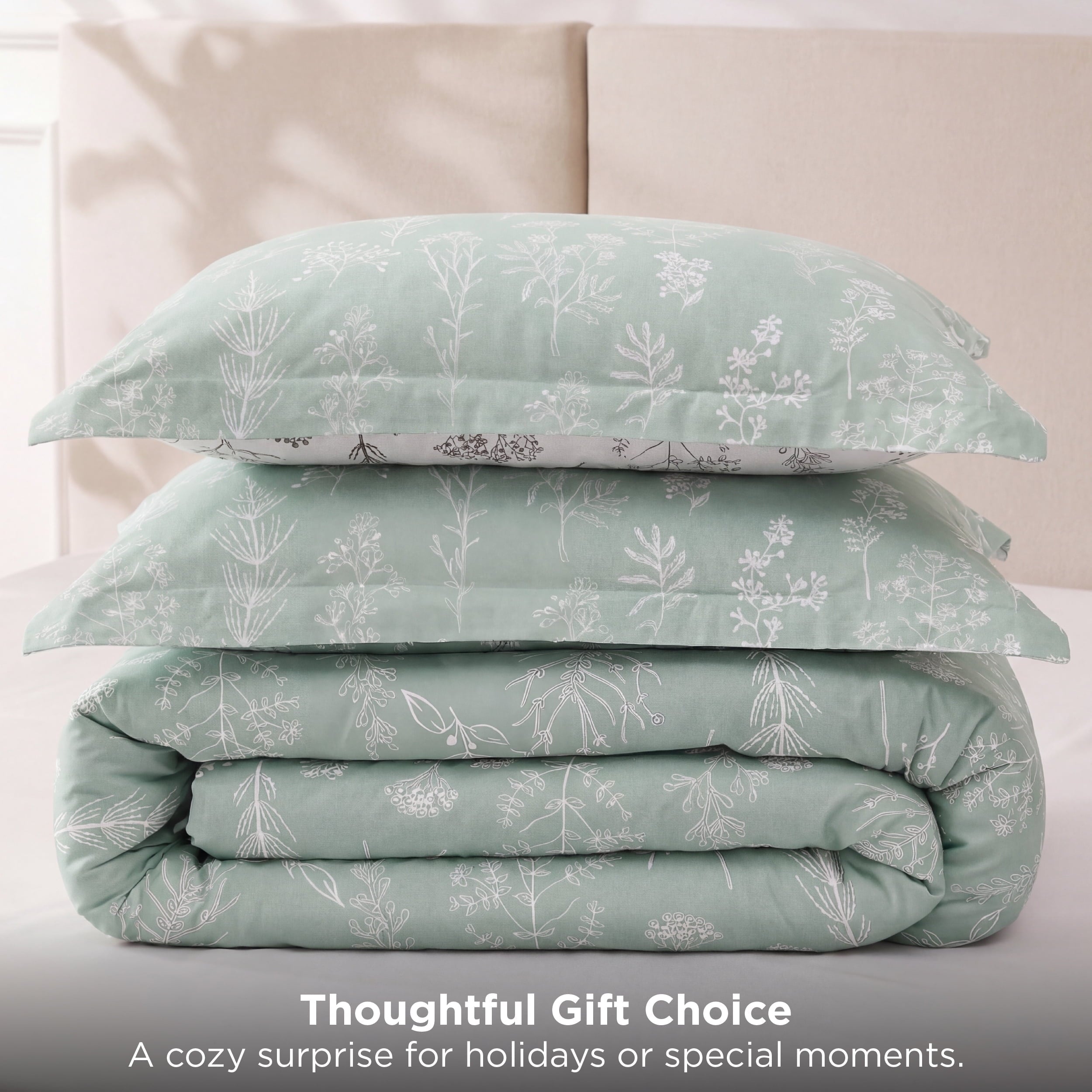 All-Season 3 Pieces Sage Green Queen Size Comforter Sets, Cute Flowers Botanical Lightweight Soft Bedding Set with 2 Pillow Shams - Luxurious Quilted Duvet Cover Set Detail
