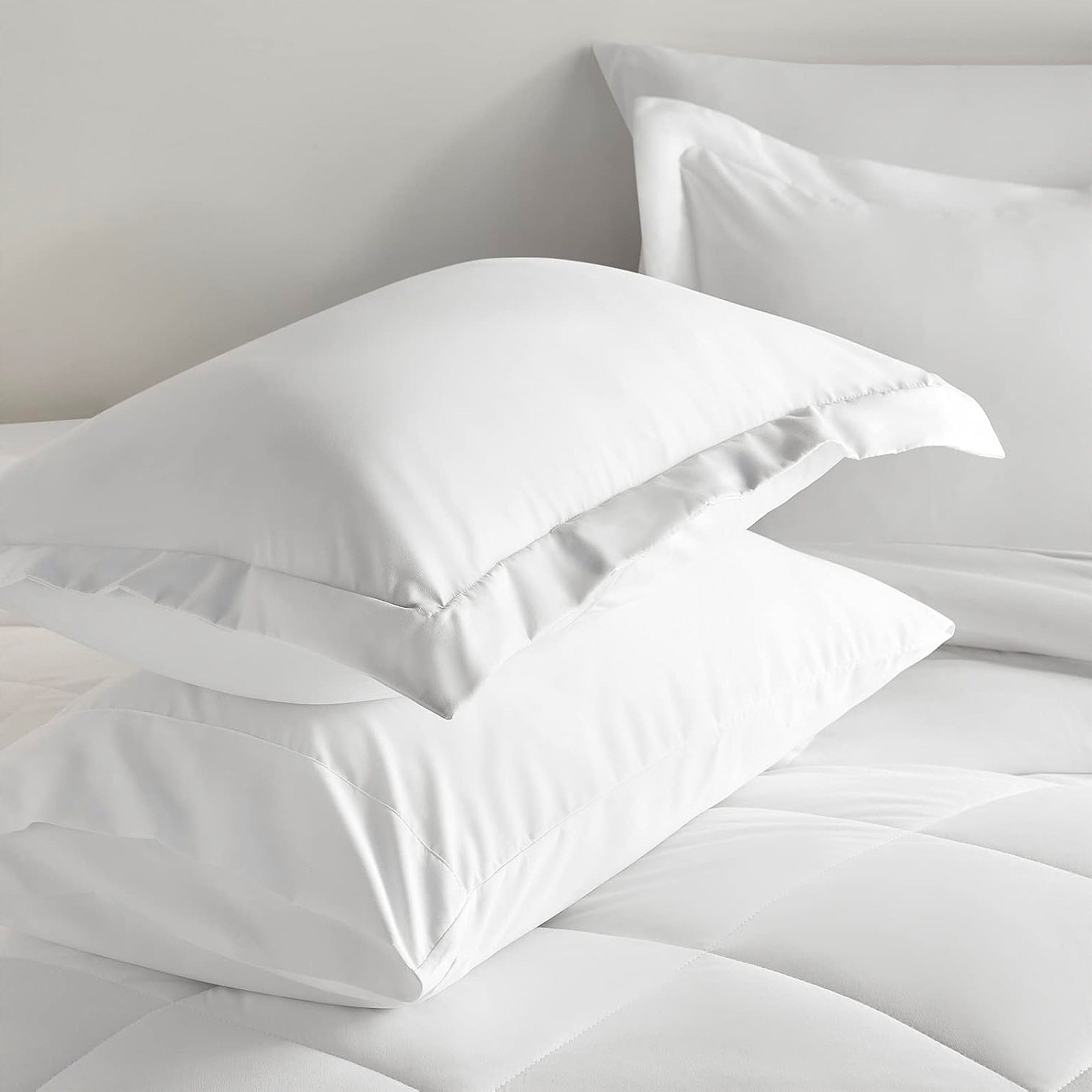 Luxurious Quilted Comforter Set 7-Piece Bed in a Bag - Adult, White, Queen - Cloud-Like Soft Lightweight Bed Comforter Detail