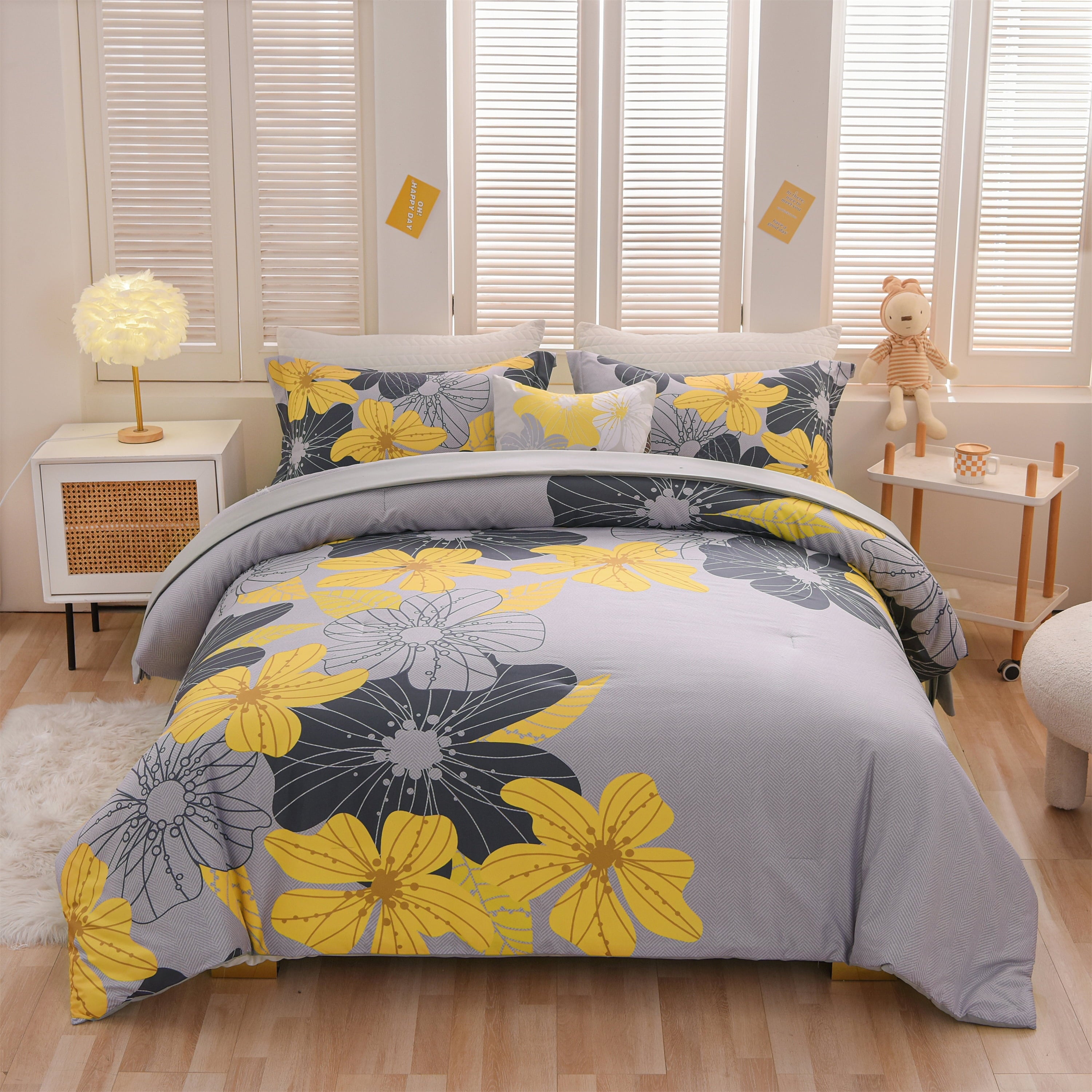 Hypoallergenic Cloud Yellow Floral Comforter Set Queen Flower Bed Set Adult Soft Botanical Boho Bedding Set - Cloud-Like Soft Lightweight Bed Comforter Detail