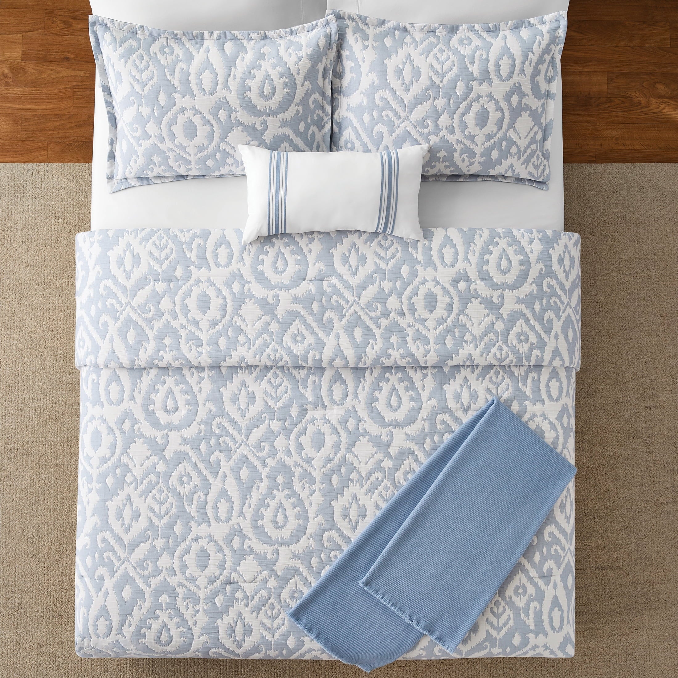 Fluffy Down Alternative Full/Queen Comforter Set, All-Season, 5-Piece, Blue Matelasse Ikat - Luxurious Quilted Duvet Cover Set Detail